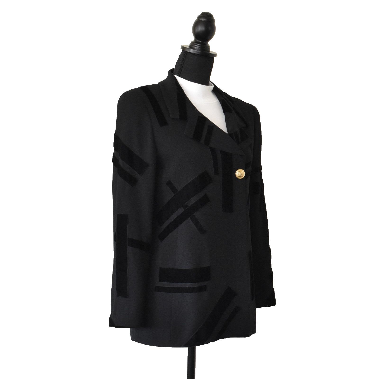 Chanel CHANEL BOUTIQUE 98A Wool Velvet Patch Logo Buttons Blazer 38 Size XS / US 0-2 / IT 36-38 - 3 Thumbnail