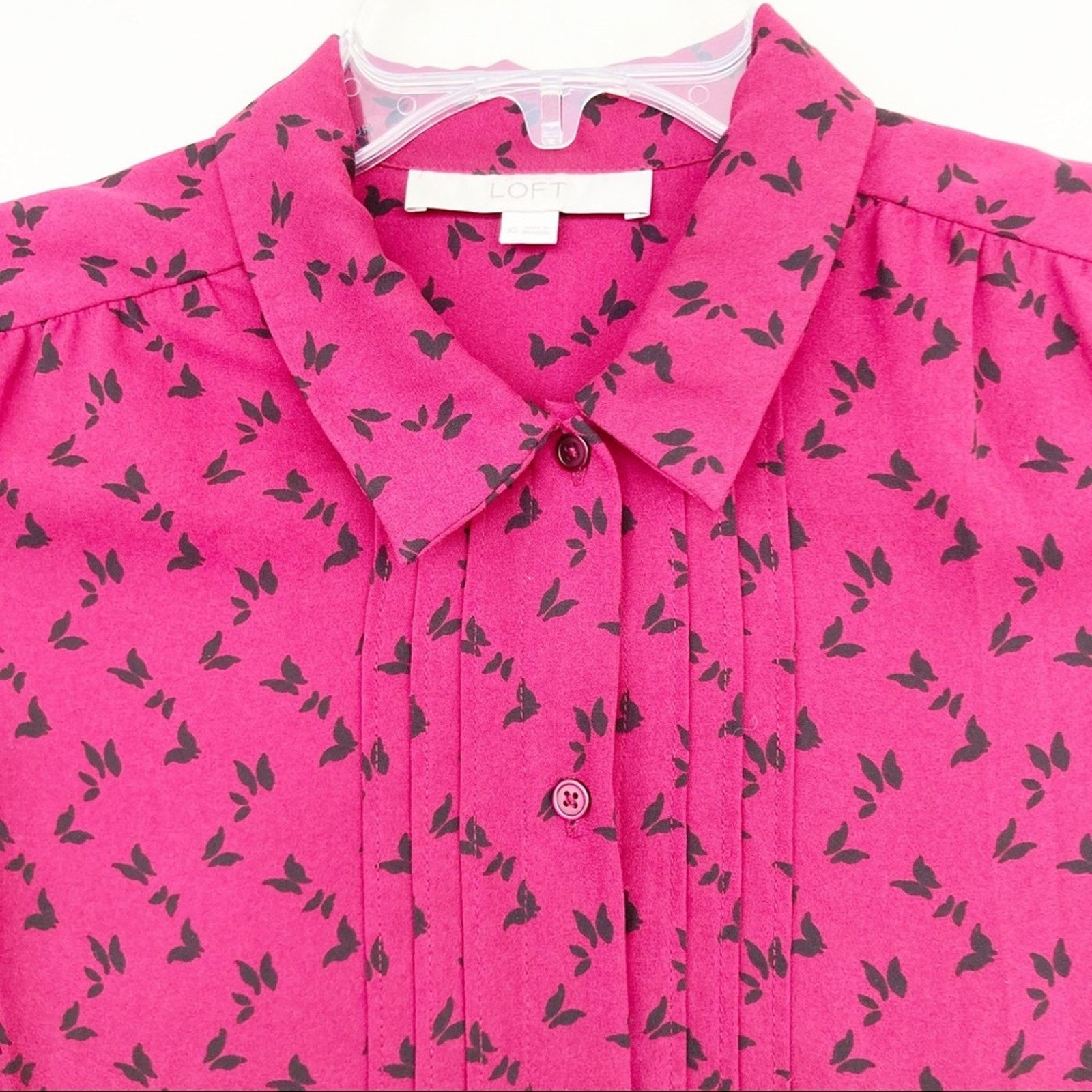 Loft Ann Taylor Loft Pink Butterfly Button Down Blouse Sz XS Size XS / US 0-2 / IT 36-38 - 3 Thumbnail