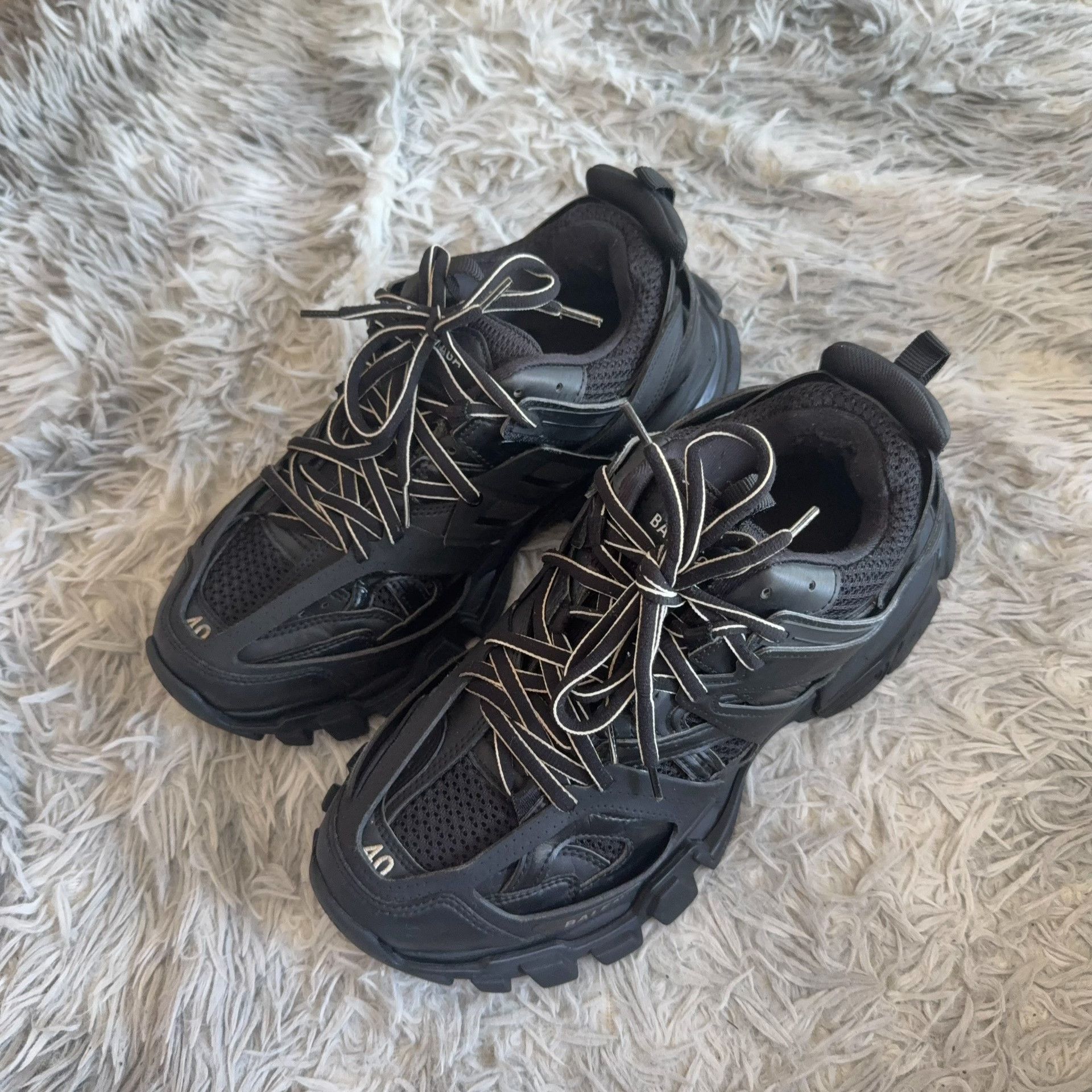 Balenciaga Balenciaga Black Lowtop Sneakers 40 Men Size US 7.5 / EU 40-41 - 1 Thumbnail