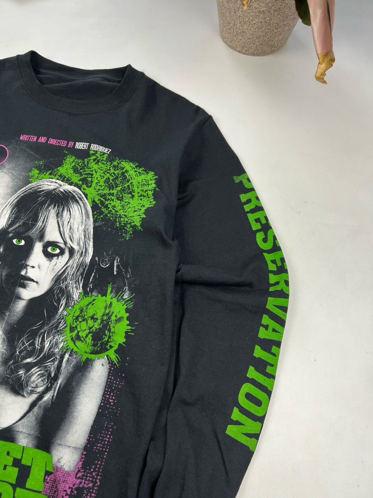 Vintage Planet Terror Tee longsleeve movie sexy girls nude women Size US M / EU 48-50 / 2 - 7 Thumbnail