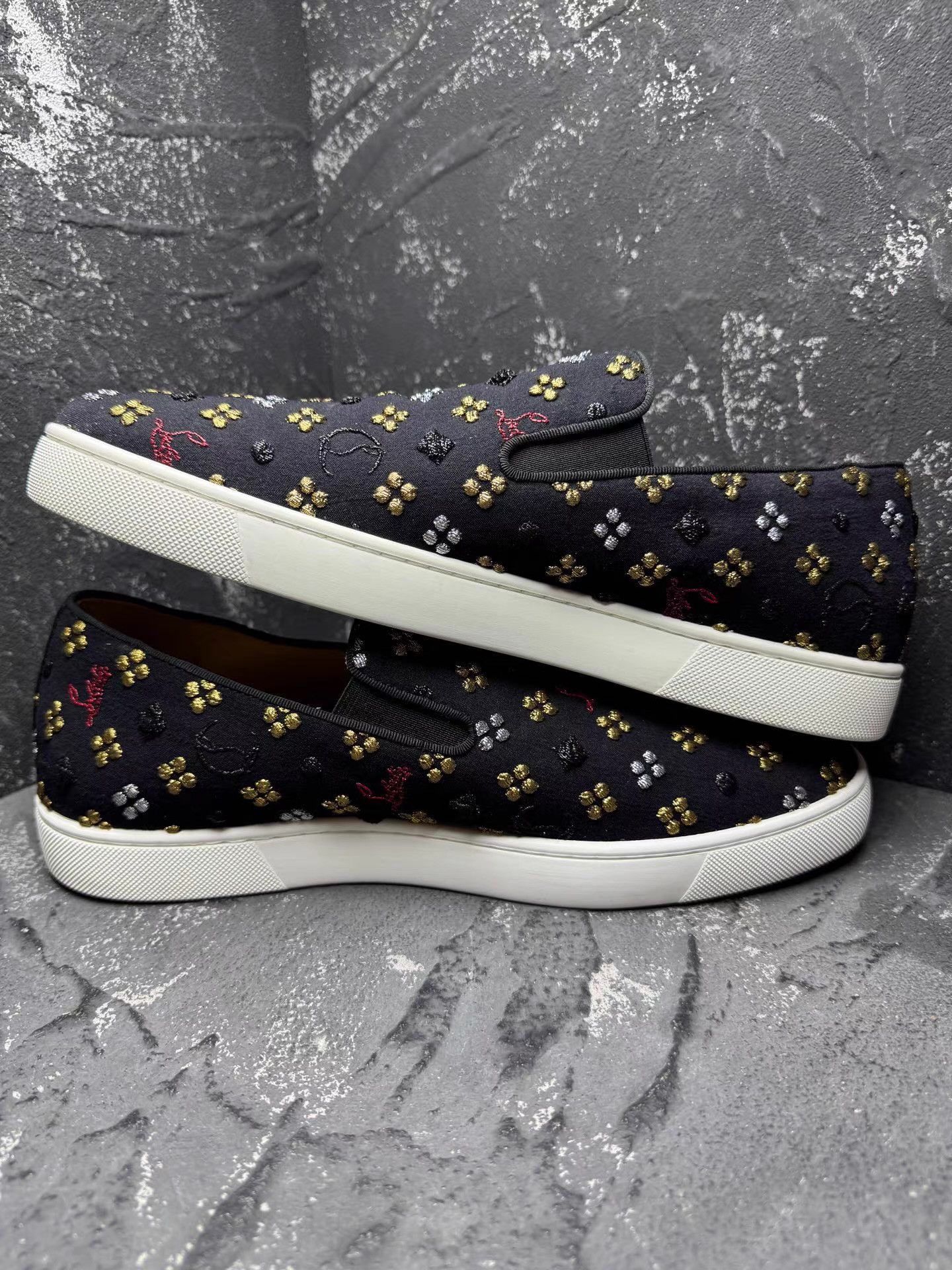 Clarks ChristianLouboutinEmbroideredWovenAll-OverPrintSlip-Ons Q10 Size US 10 / EU 43 - 7 Thumbnail