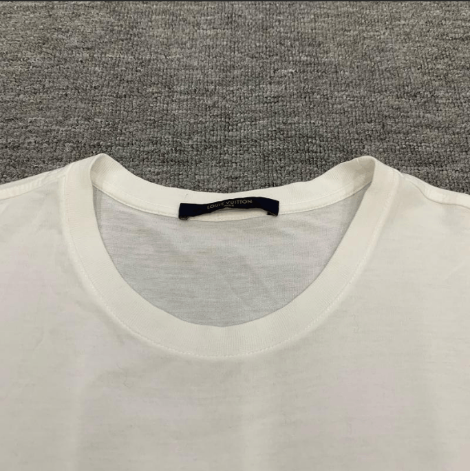 Louis Vuitton Louis Vuitton Short-sleeve T-shirt Size US M / EU 48-50 / 2 - 7 Thumbnail