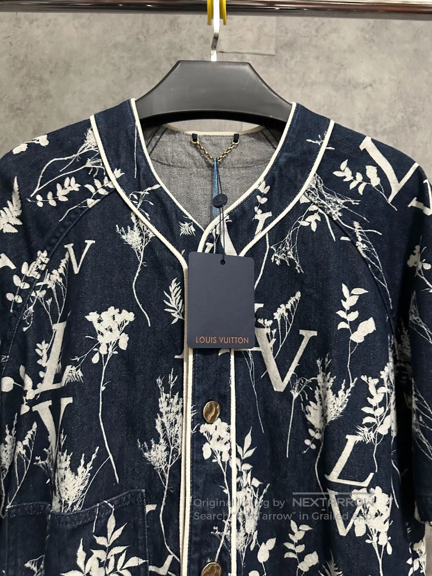 Louis Vuitton LV Denim Wheat Logo Short-Sleeve Shirt. Size US S / EU 44-46 / 1 - 2 Thumbnail
