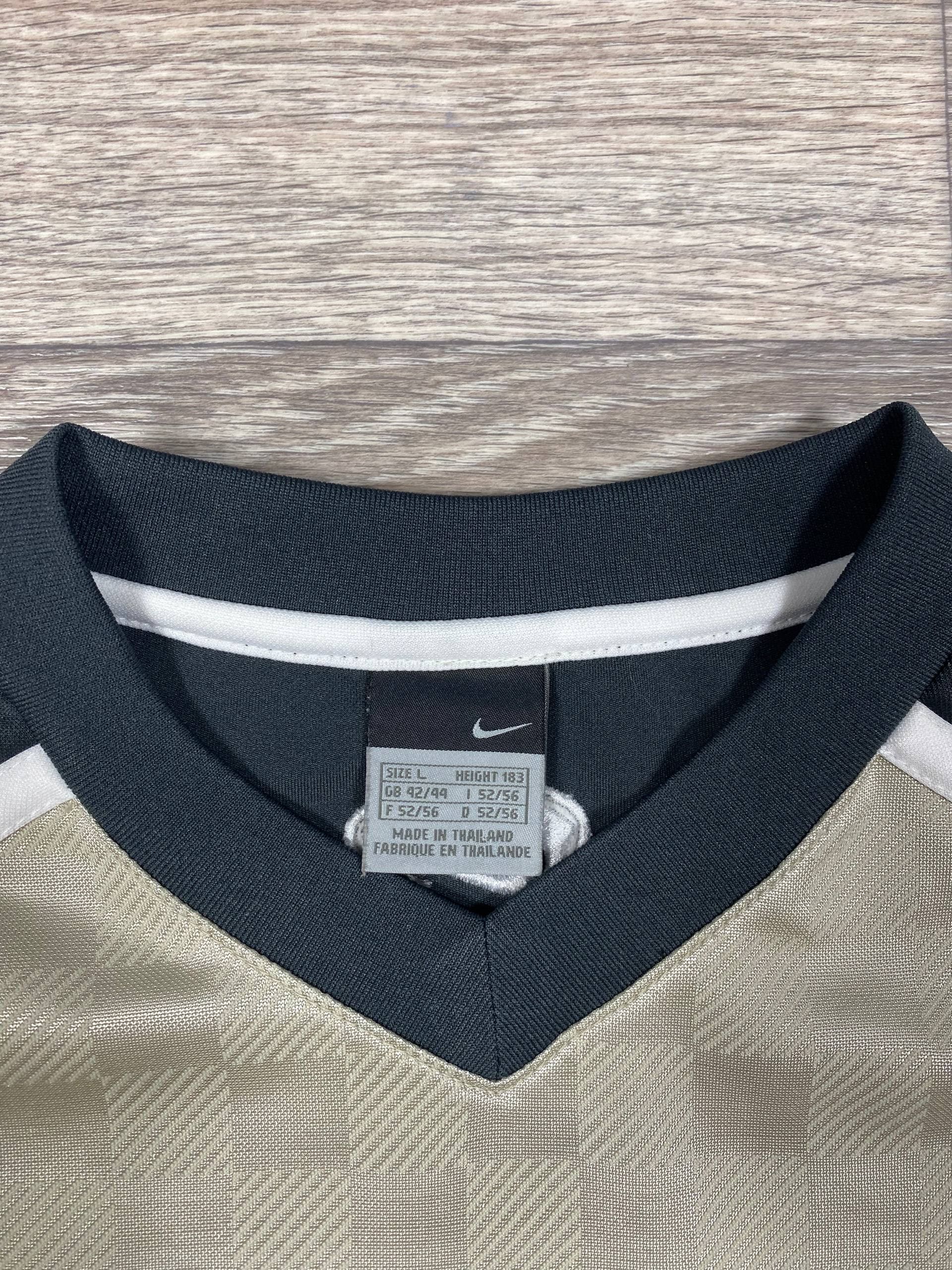 Nike Vintage Nike Total 90 T shirt Center Logo Size Large Size US L / EU 52-54 / 3 - 3 Thumbnail