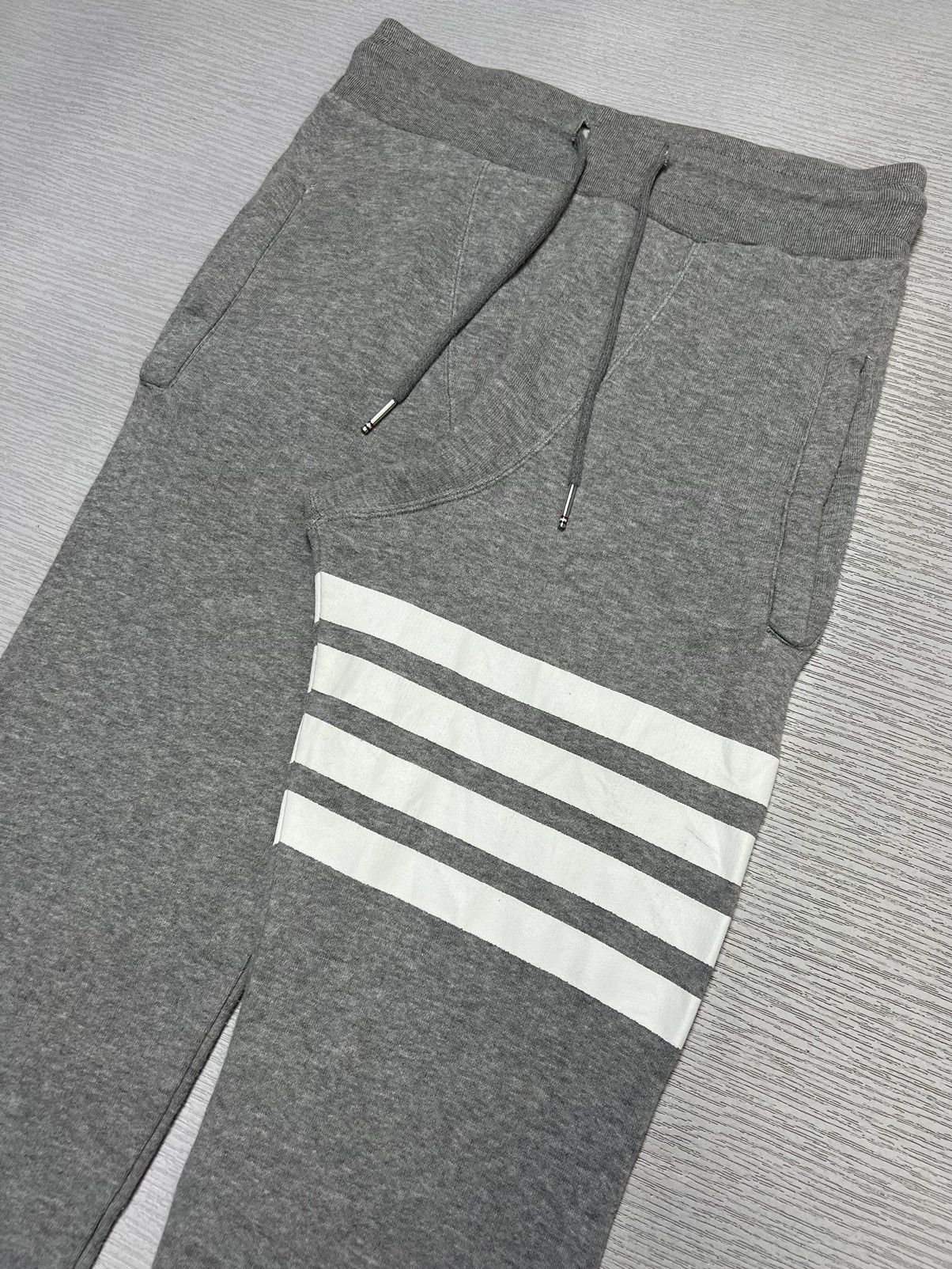 Thom Browne Thom Browne - Classic Loopback 4 Bar Sweatpants Size US 28 / EU 44 - 3 Thumbnail