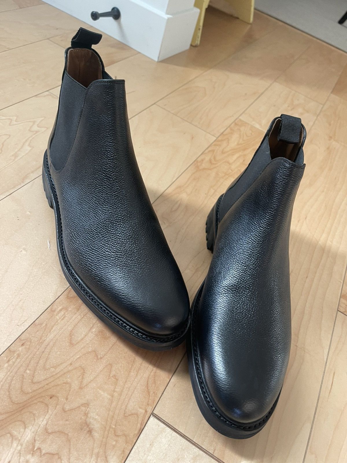 Allen Edmonds Allen Edmonds Chelsea mens boots 9 new Size US 9 / EU 42 - 16 Thumbnail