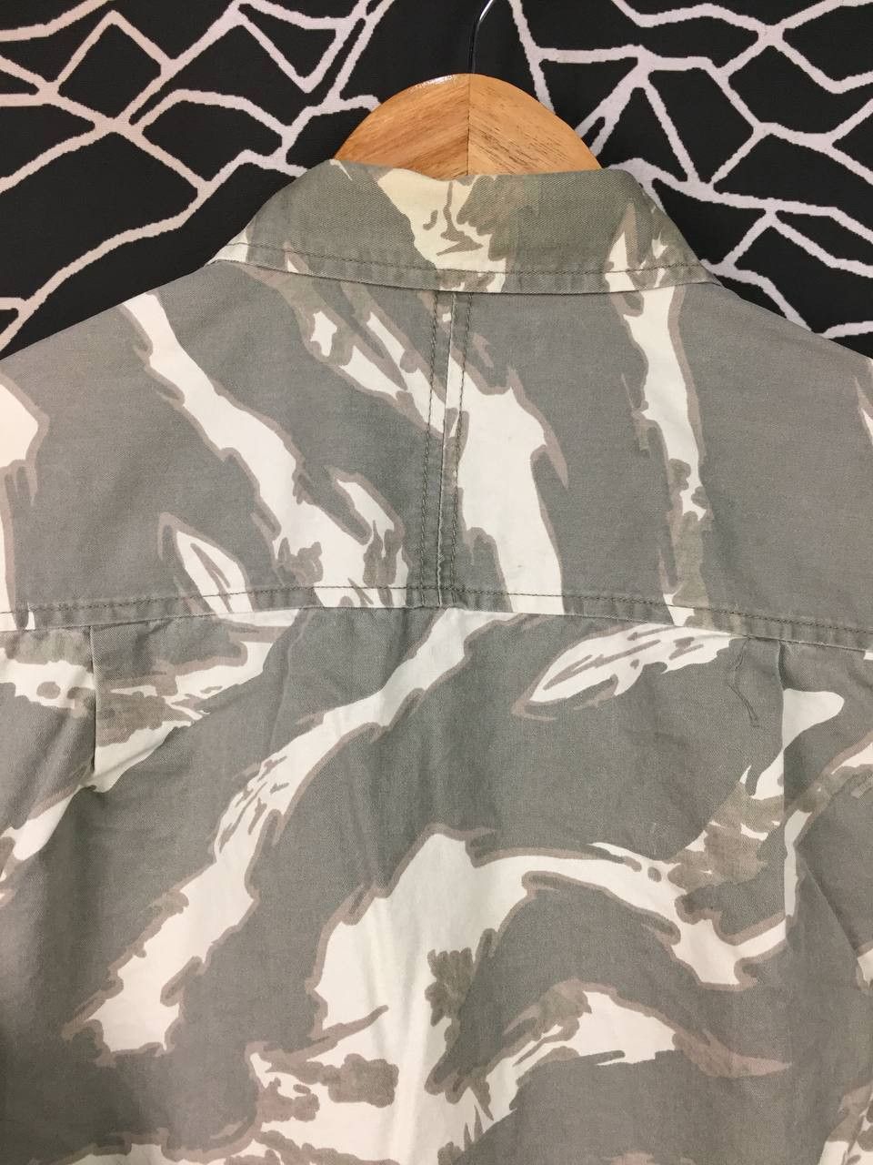 Bershka Bershka Tiger Stripe Camouflage Snap Button Overshirt Size US S / EU 44-46 / 1 - 7 Thumbnail