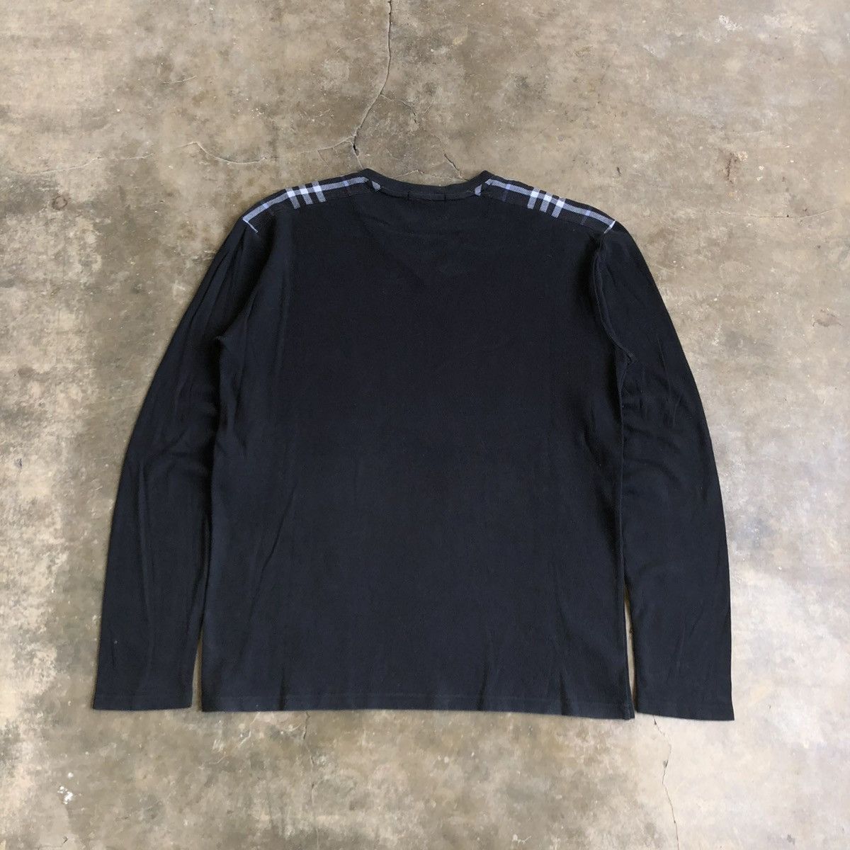 Burberry Vintage Burberry Black Label V Neck Longslevee Black Luxury Size US L / EU 52-54 / 3 - 10 Thumbnail