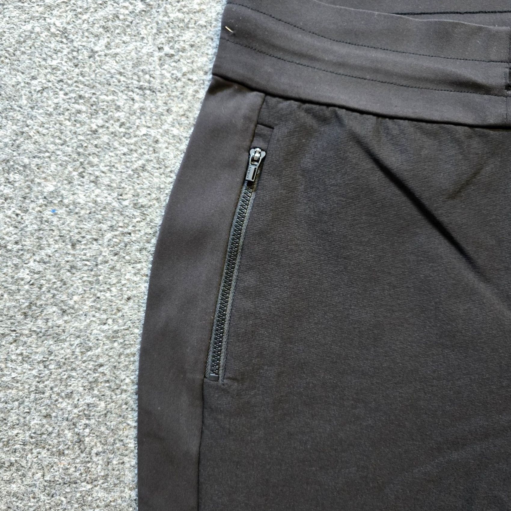 Athleta Athleta Pants Womens 8 Black Headlands Hybrid Trek Joggers Casual Capsule Activewear Hiking Tapered Inseam 30 Regular Women Mens? Size 30" / US 8 / IT 44 - 3 Thumbnail