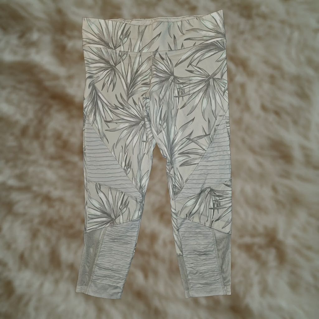 Victoria's Secret Pink Victoria'S Secret Ultimate Leggings Womens Large Mint Crop Vented Active Size 36" / US 14 / IT 50 - 1 Thumbnail