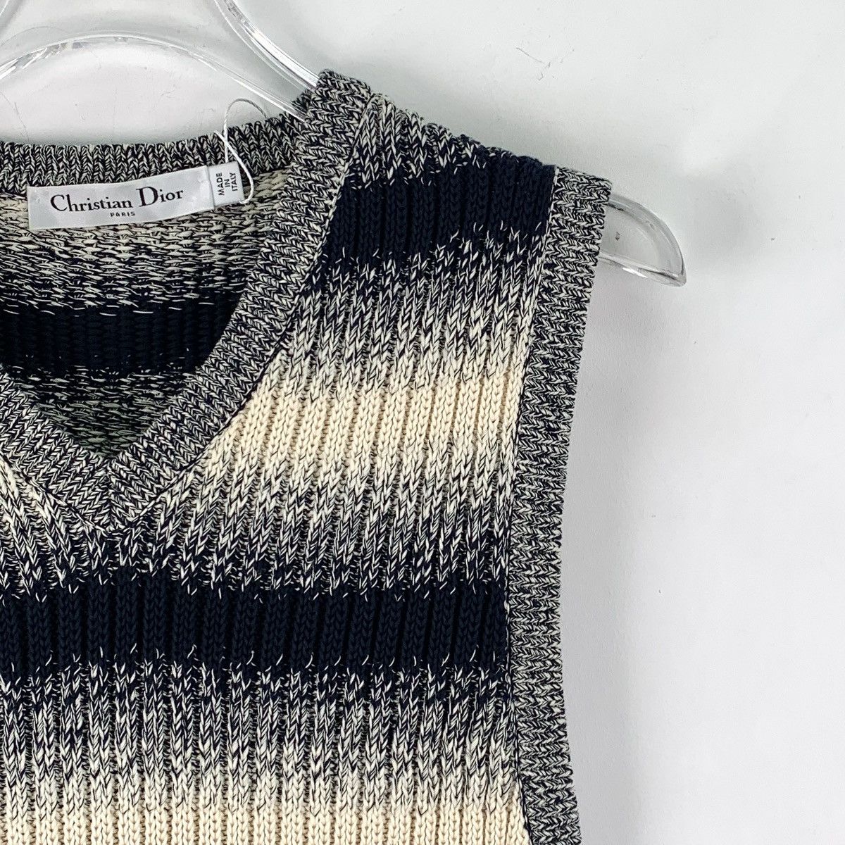 Dior Dior Dark Grey Side Button Tie Design V-neck Knit Vest K26WX Size XS / US 0-2 / IT 36-38 - 3 Thumbnail
