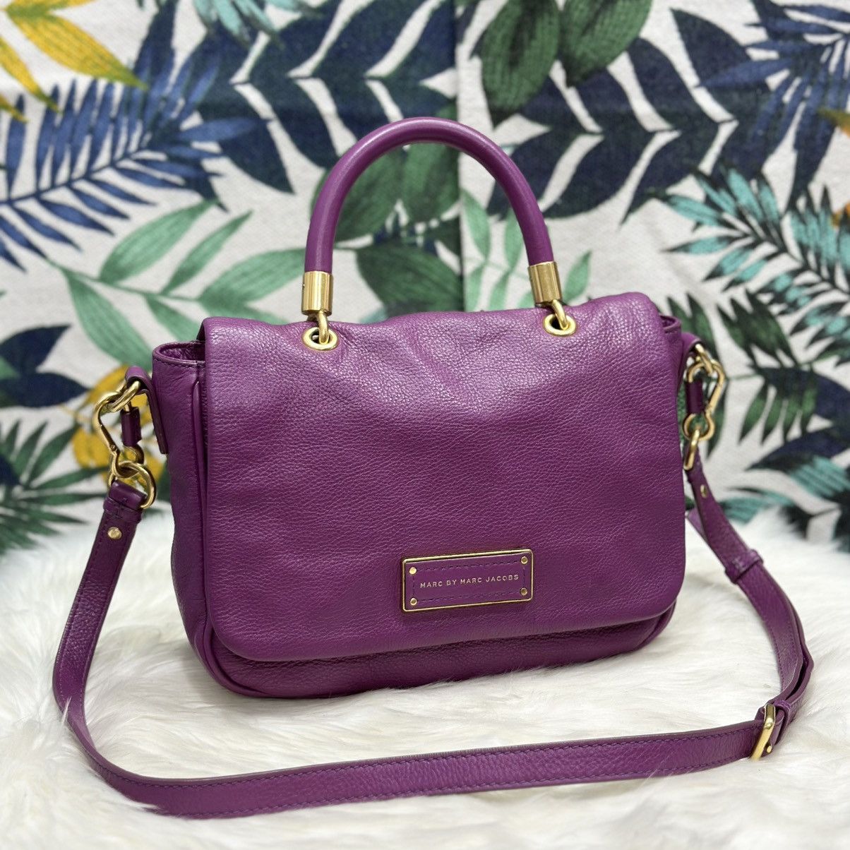 Marc by Marc Jacobs Authentic MARC BY MARC JACOBS Leather Handbag/ Shoulder Bag Size ONE SIZE - 1 Thumbnail