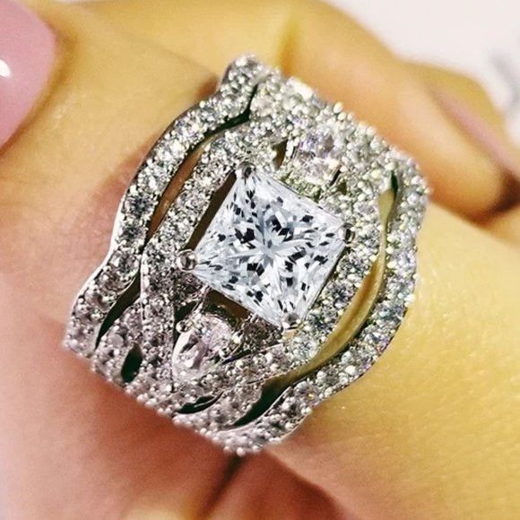 Other 18K White Gold Princess Cut Diamond 3PC Ring Size ONE SIZE - 1 Thumbnail