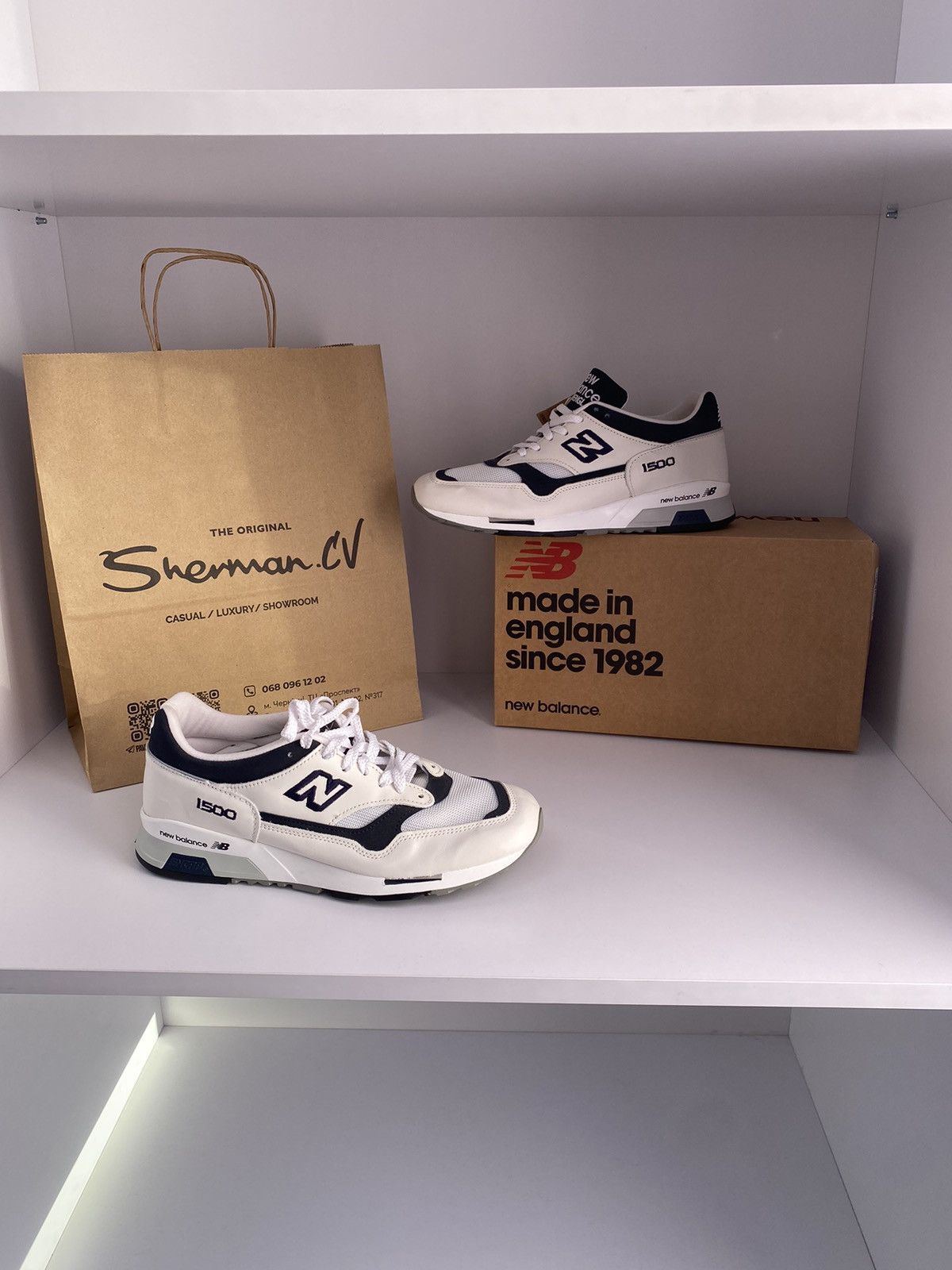 New Balance New Balance 1500 Made in England White Navy M1500WWN Size US 8.5 / EU 41-42 - 2 Thumbnail