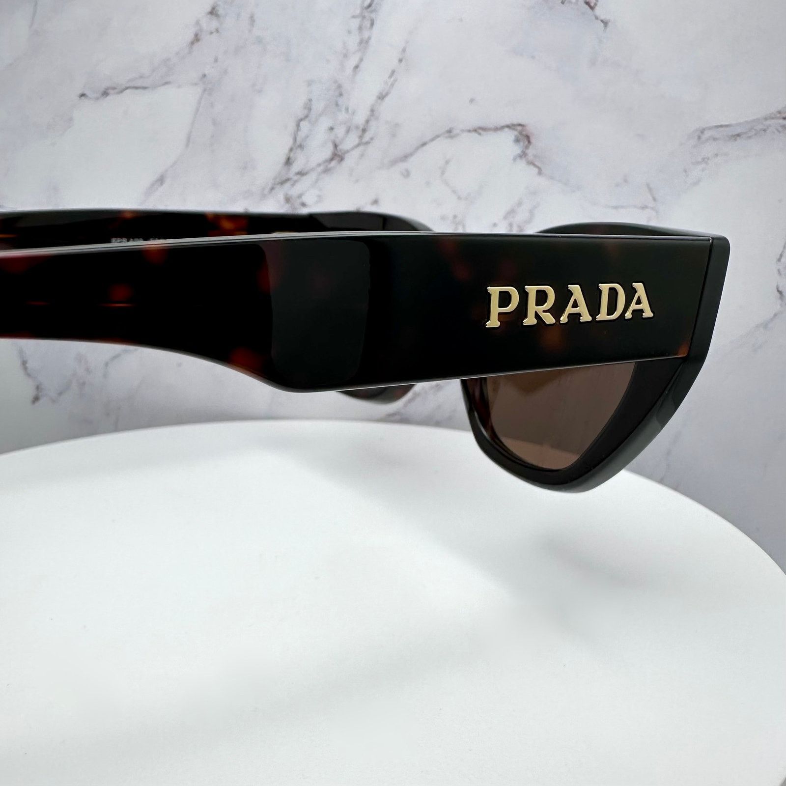 Prada New Prada Sunglasses Cat Eye Brown Tortoise Gold Logo Size ONE SIZE - 14 Thumbnail