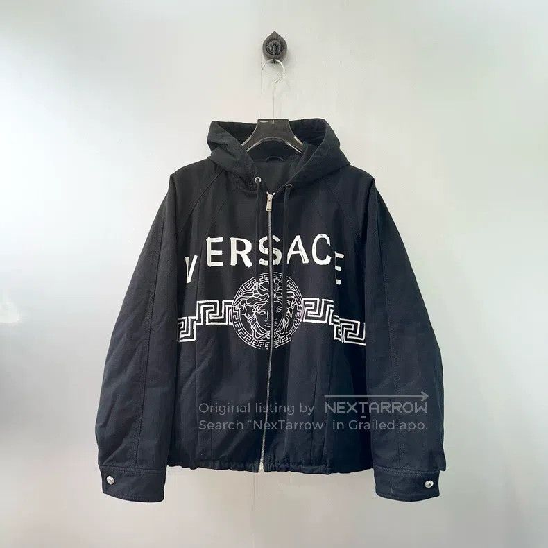Versace Versace The main line is a classic Medusa LOGO pattern pri Size US L / EU 52-54 / 3 - 1 Thumbnail