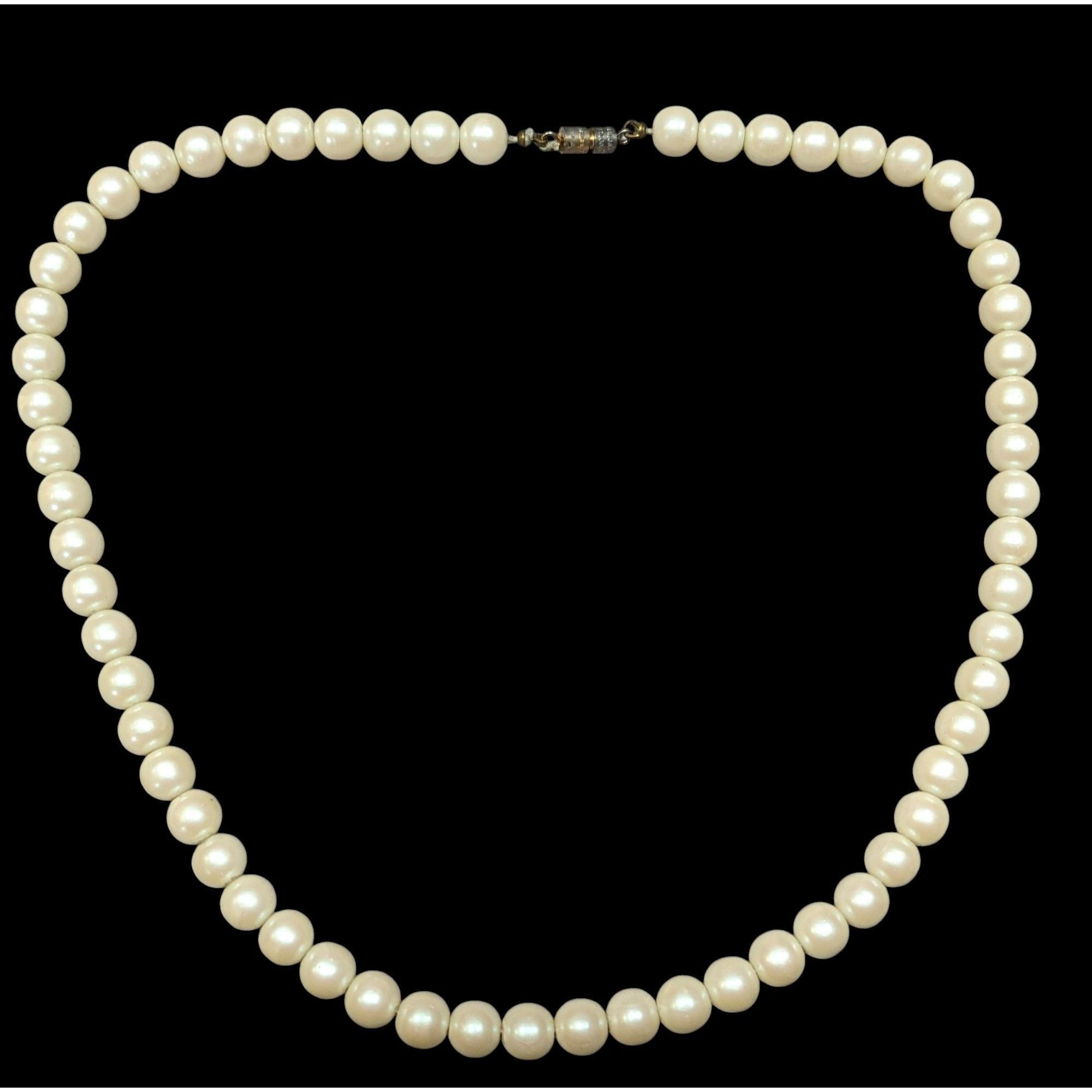 Other Vintage Shimmery Faux Pearl Beaded Necklace Size ONE SIZE - 1 Thumbnail