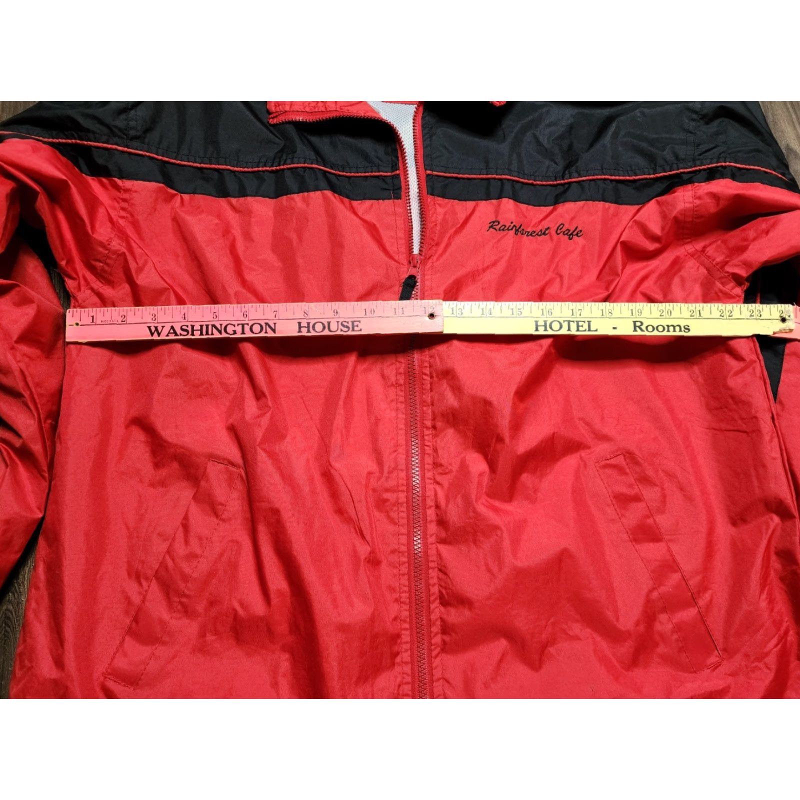 Etro Rainforest Cafe Windbreaker Jacket Mens L Red Lightweight Full Zip Retro Style Realistic Search Keywords Size US L / EU 52-54 / 3 - 3 Thumbnail