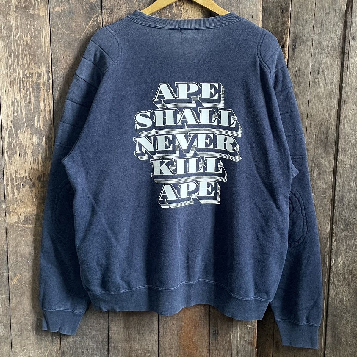 Bape Vintage Bathing Ape Crewneck Sweatshirt Size US L / EU 52-54 / 3 - 2 Thumbnail
