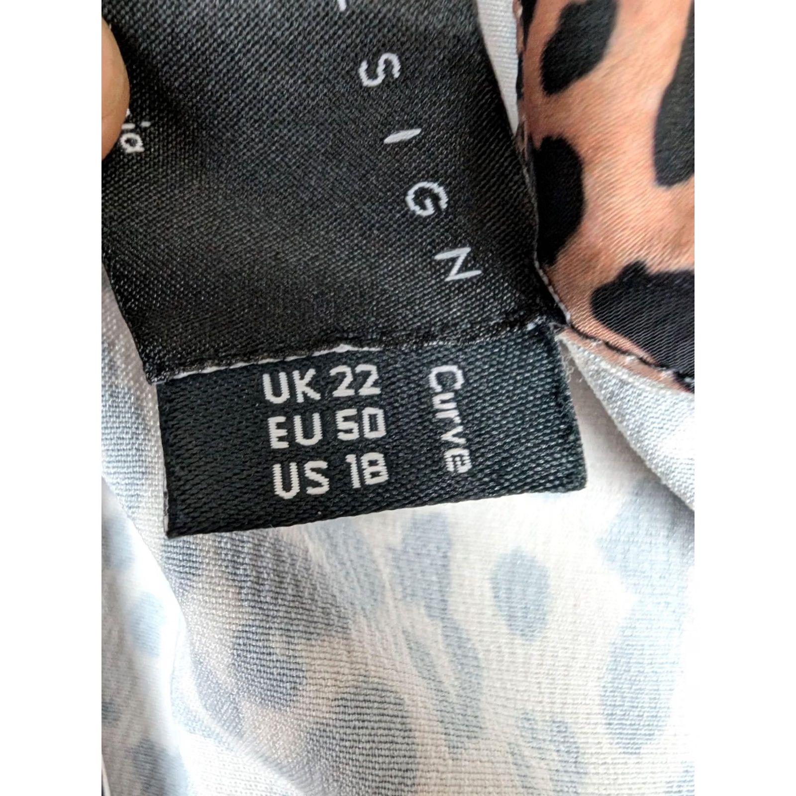 Asos ASOS Design Curve Womens Plus Short Sleeve Button Front Leopard Print Shirt Size XXL / US 16-18 / IT 52-54 - 7 Thumbnail