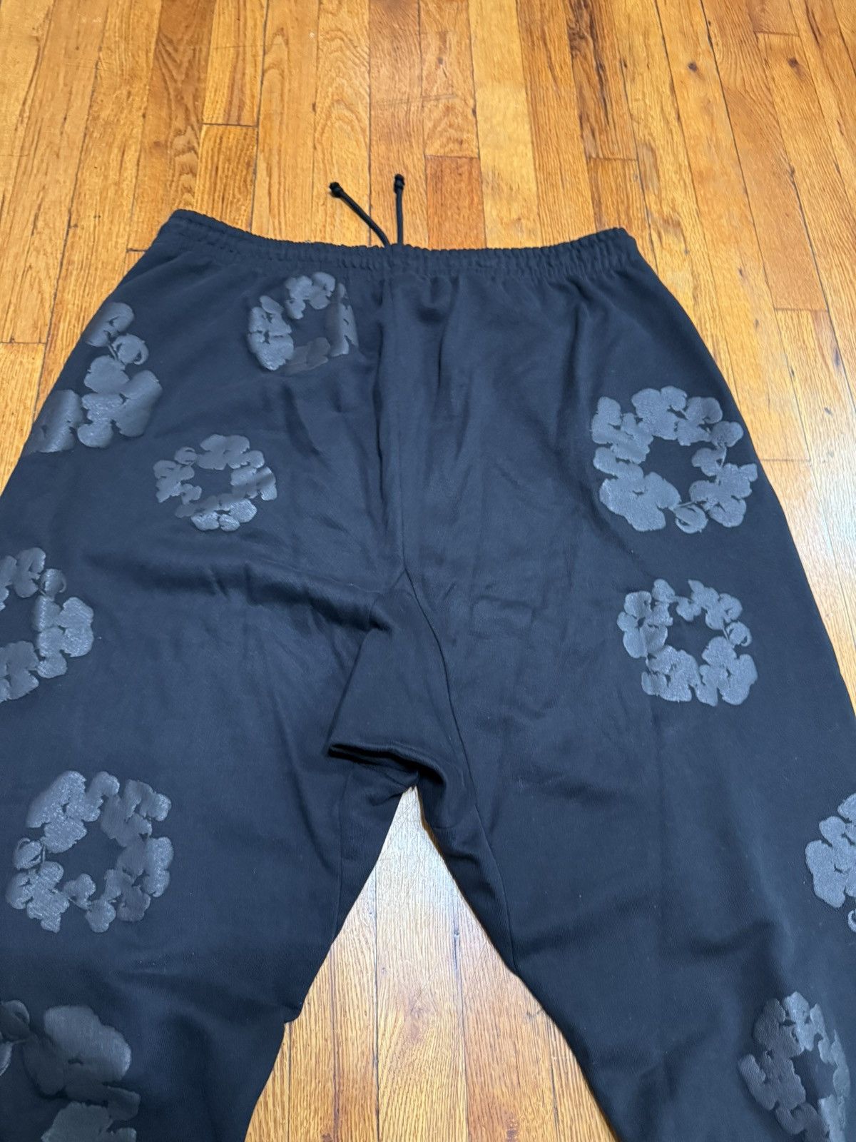 DENIM TEARS Denim Tears Monochrome Sweatpants Size XXL Size US 38 / EU 54 - 6 Thumbnail
