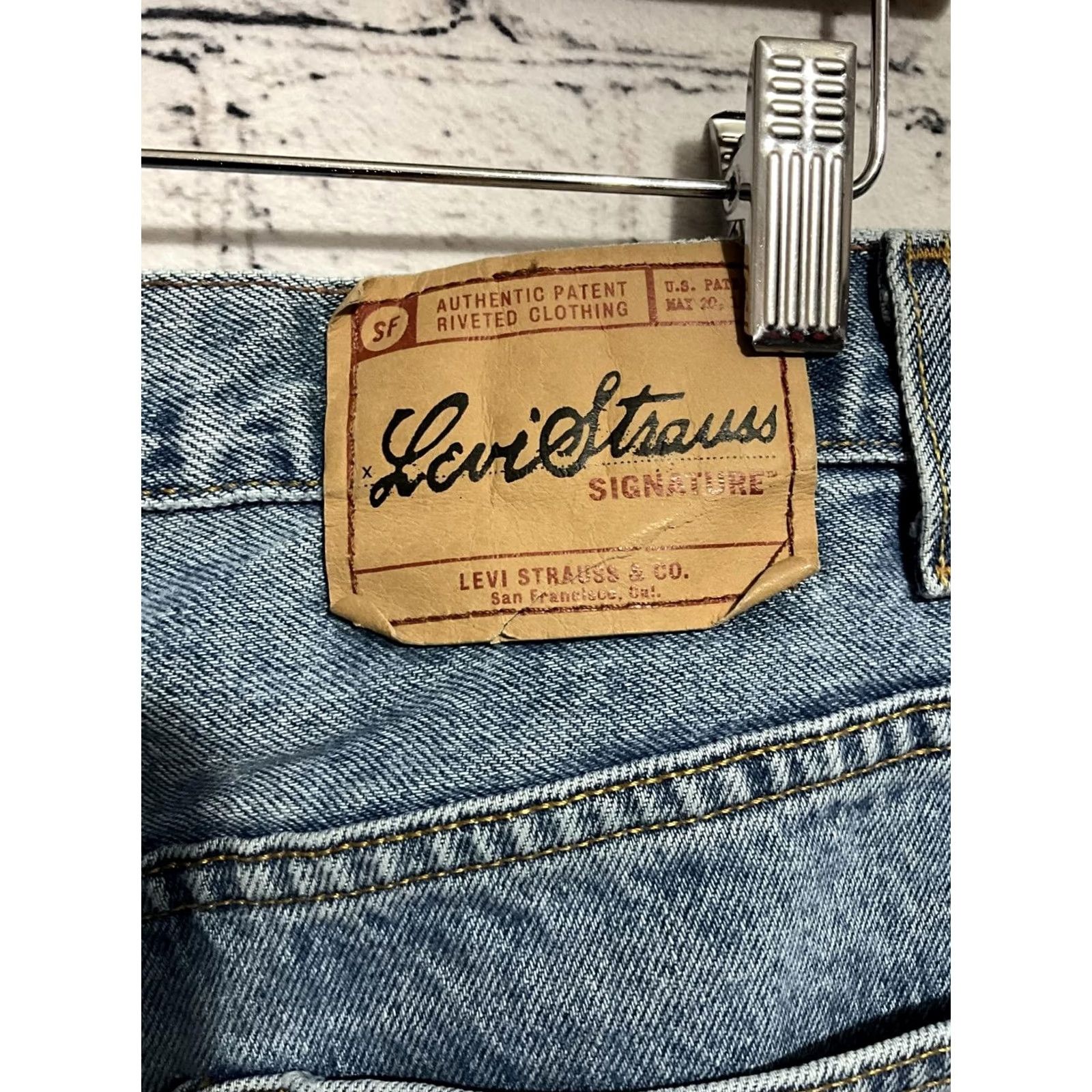Levi's Levi's Jeans Signature Relaxed Fit Men W38 L30 Blue Denim Cotton Blend Button Closure N/A Regular Mens Size US 38 / EU 54 - 3 Thumbnail