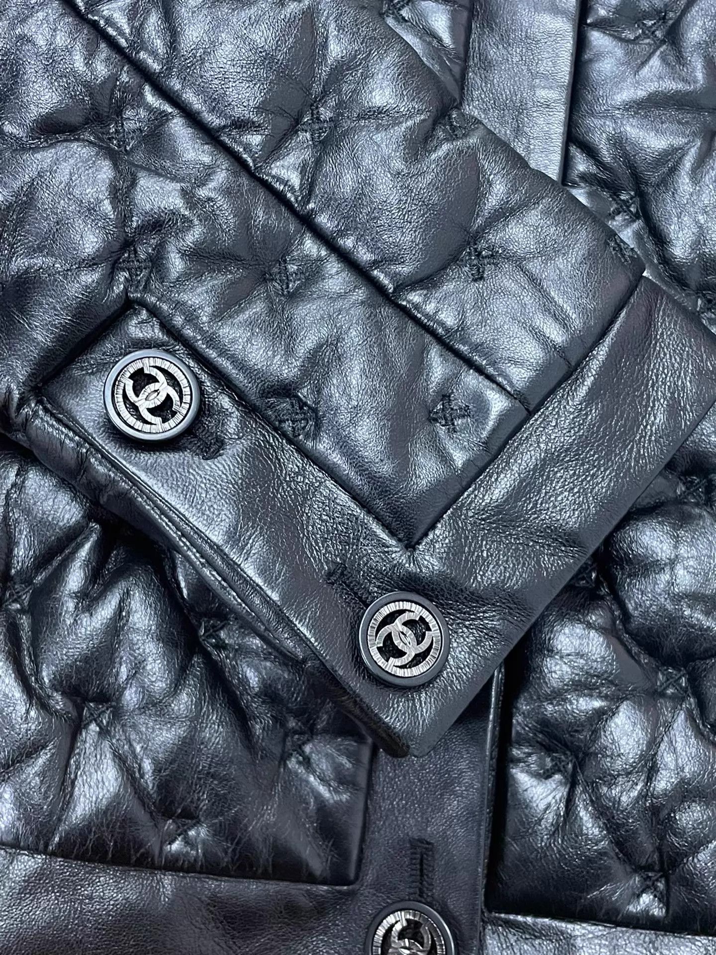 Chanel Chanel Black Quilted Leather Jacket Size 38 Size S / US 4 / IT 40 - 2 Thumbnail