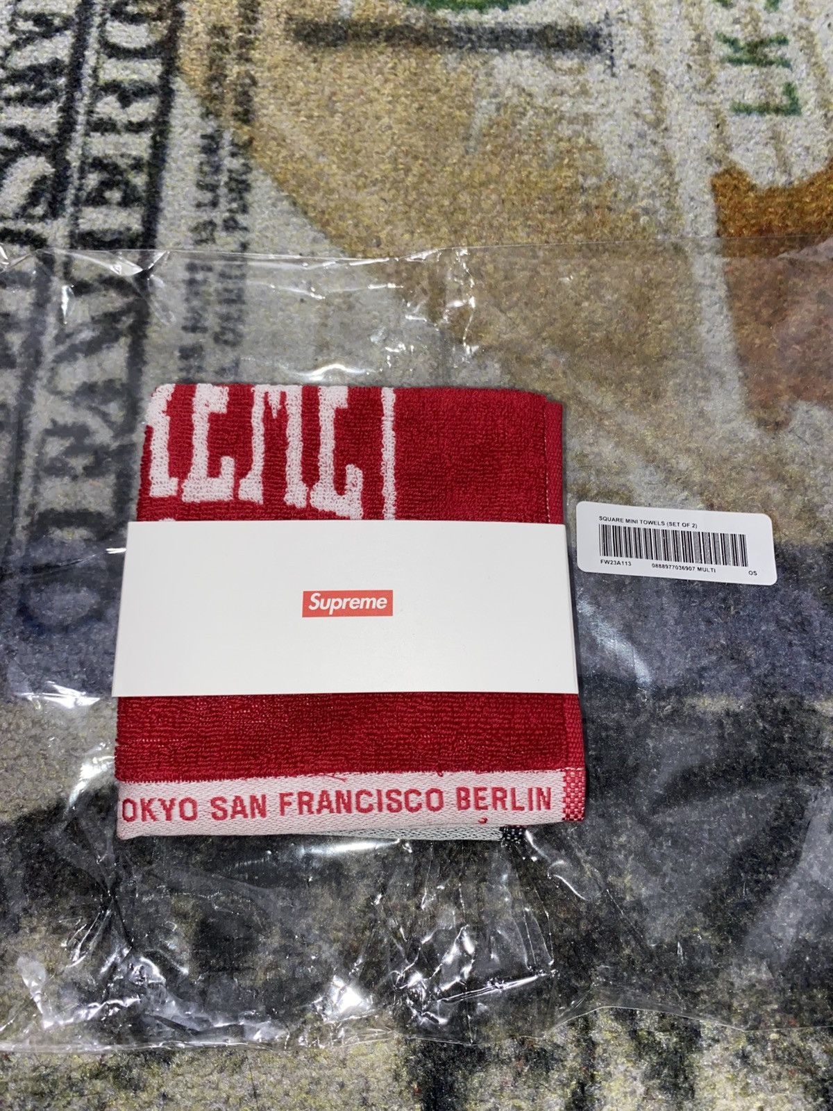 Supreme Supreme Square Mini Towels (Set of 2) Size ONE SIZE - 1 Thumbnail