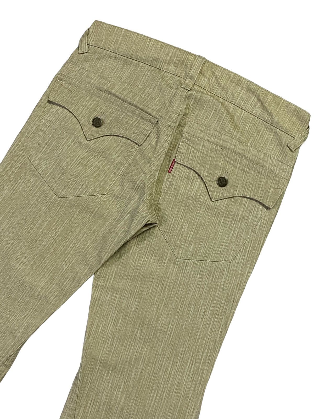 Tornado Mart 💃Tornado Mart Flare Embossed Stripes Spiral Cut Jeans Size US 32 / EU 48 - 19 Thumbnail