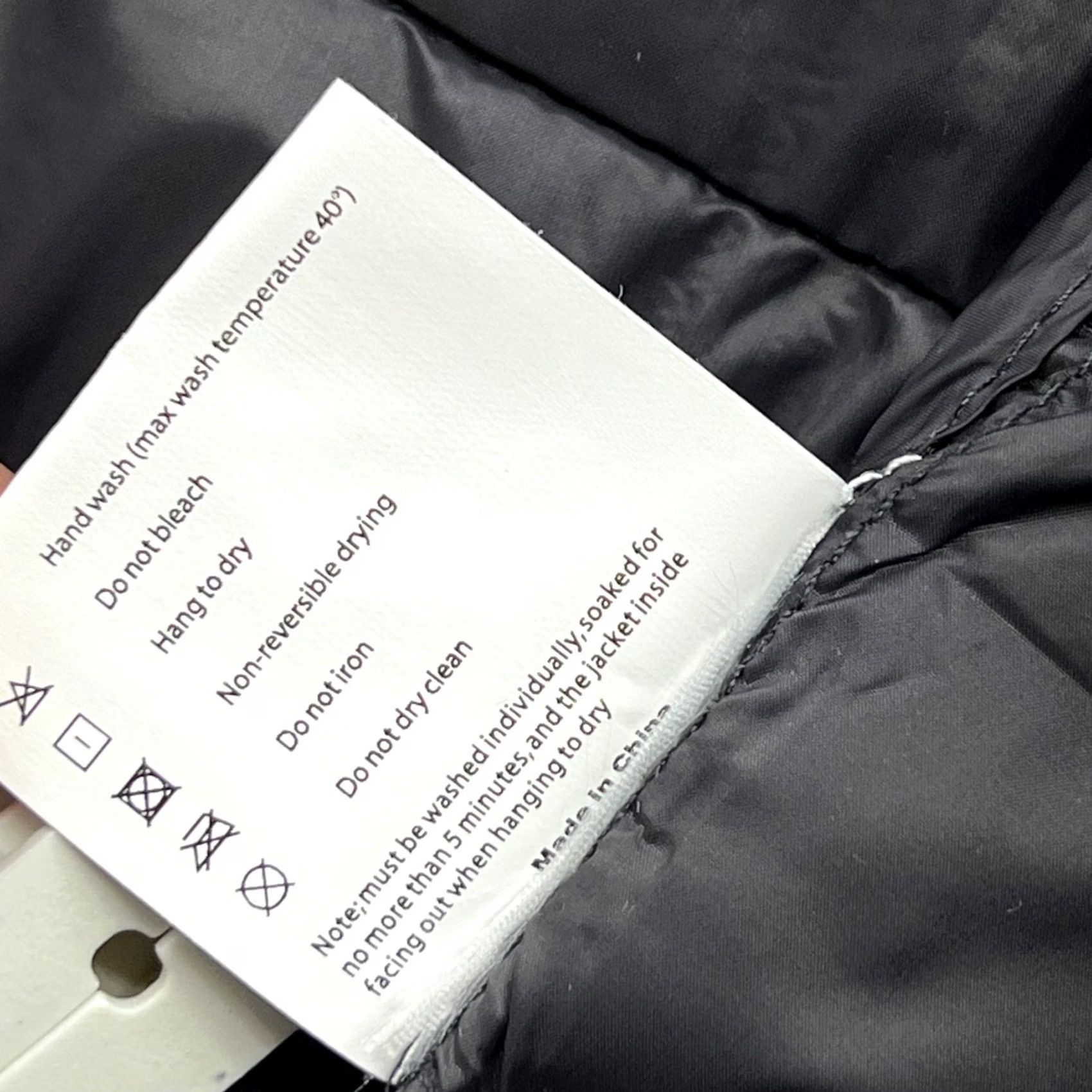 Vintage Aniesta Sport Mens Down Jacket Medium Black Ultra Lightweight Packable Full Zip Jacket Size US M / EU 48-50 / 2 - 5 Thumbnail