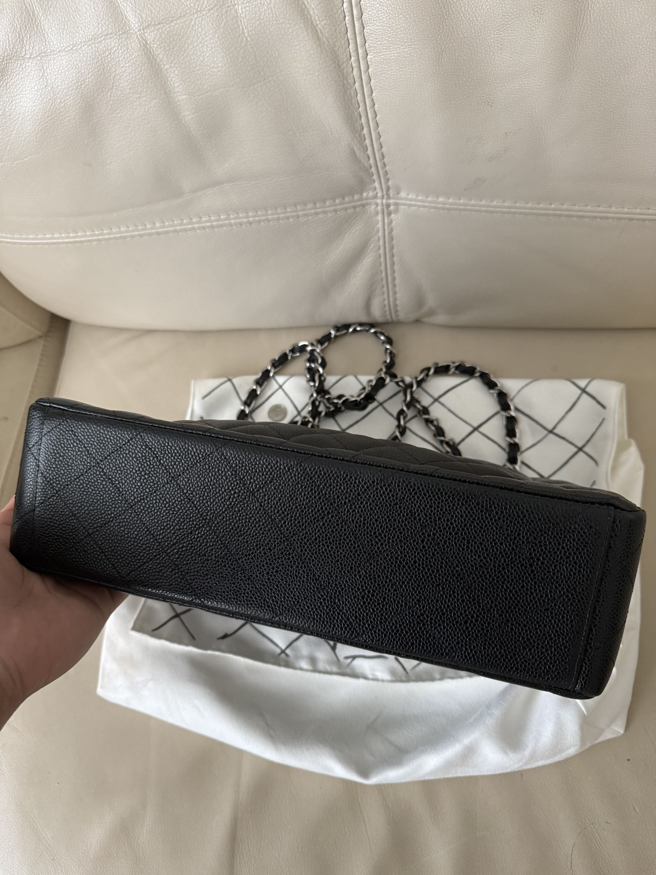 Chanel Chanel Classic Maxi Flap Bag Caviar Leather Size ONE SIZE - 3 Thumbnail