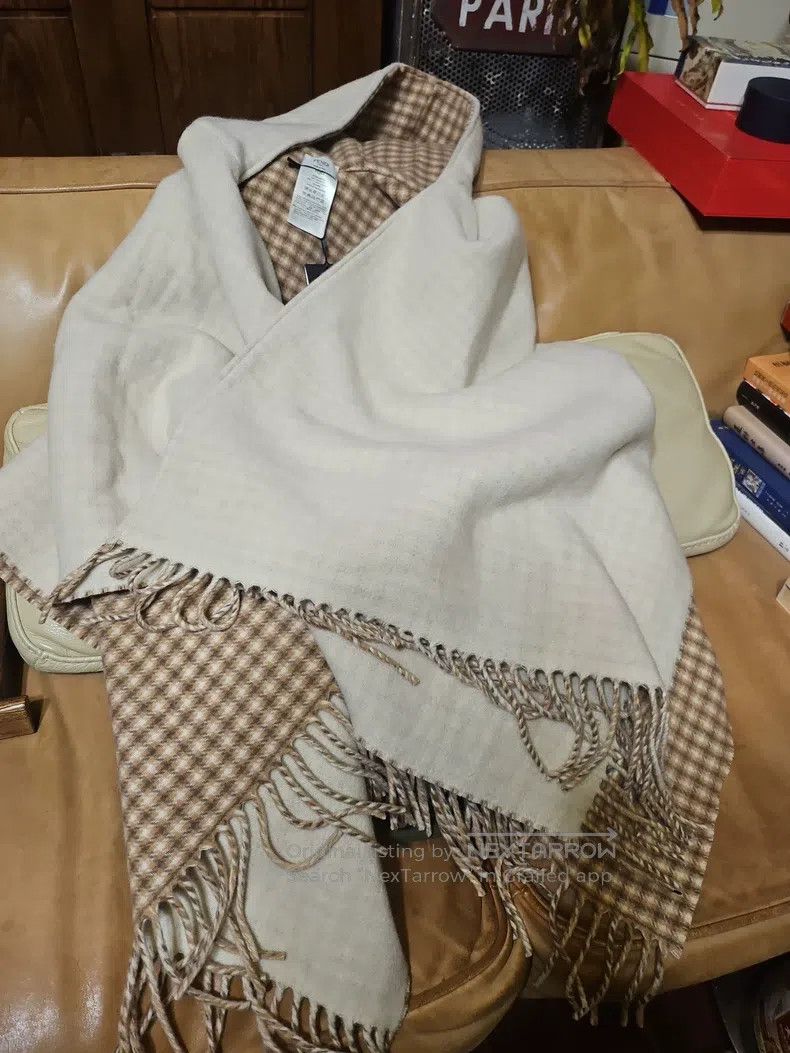 Fendi Fendi size 170*45 cm Pure Cashmere Hooded Shawl Size ONE SIZE - 2 Thumbnail