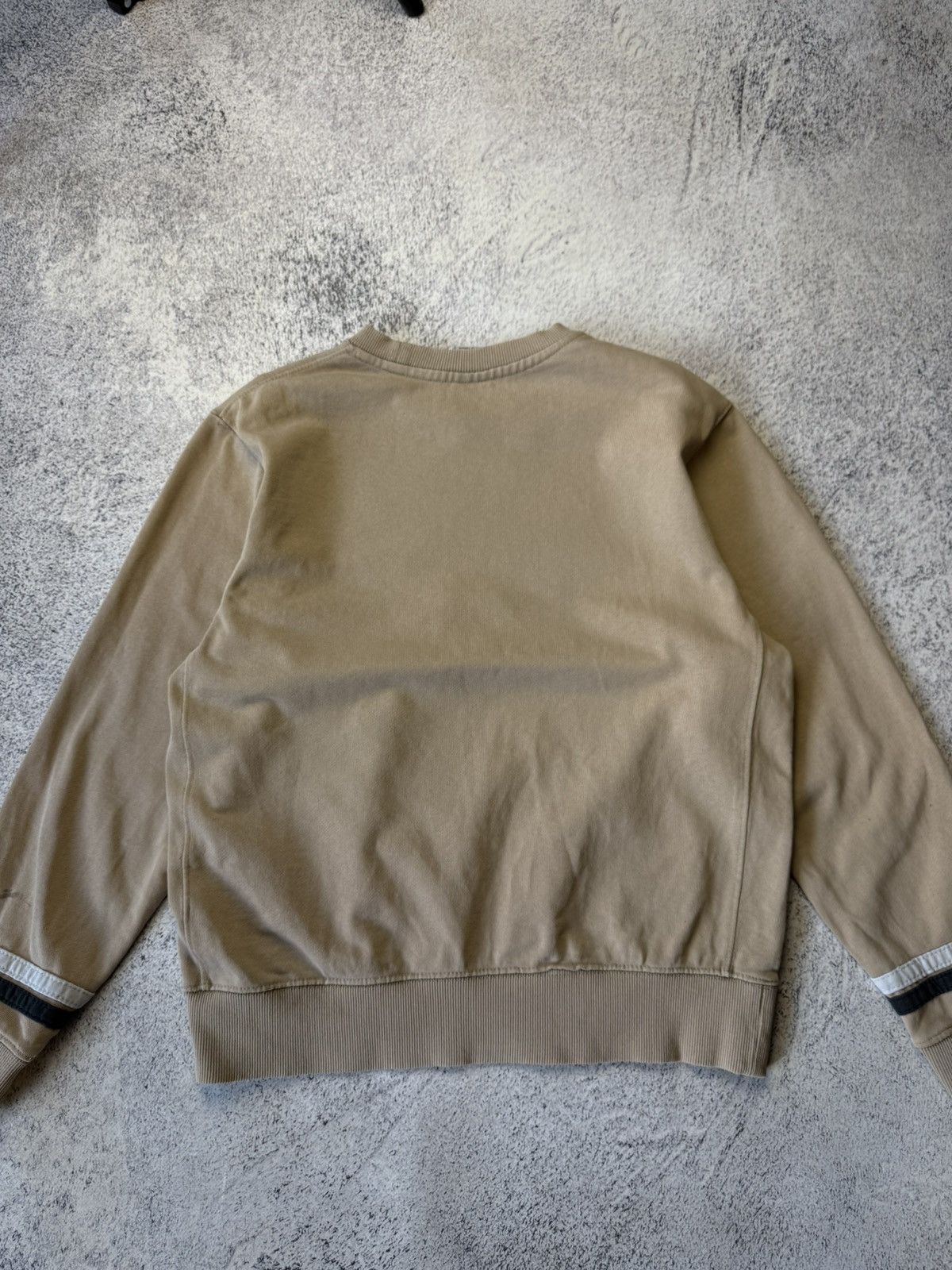 Nike VINTAGE 90s NIKE DISTRESSED CENTER LOGO SWEATSHIRTS CREWNECK Size US S / EU 44-46 / 1 - 17 Thumbnail