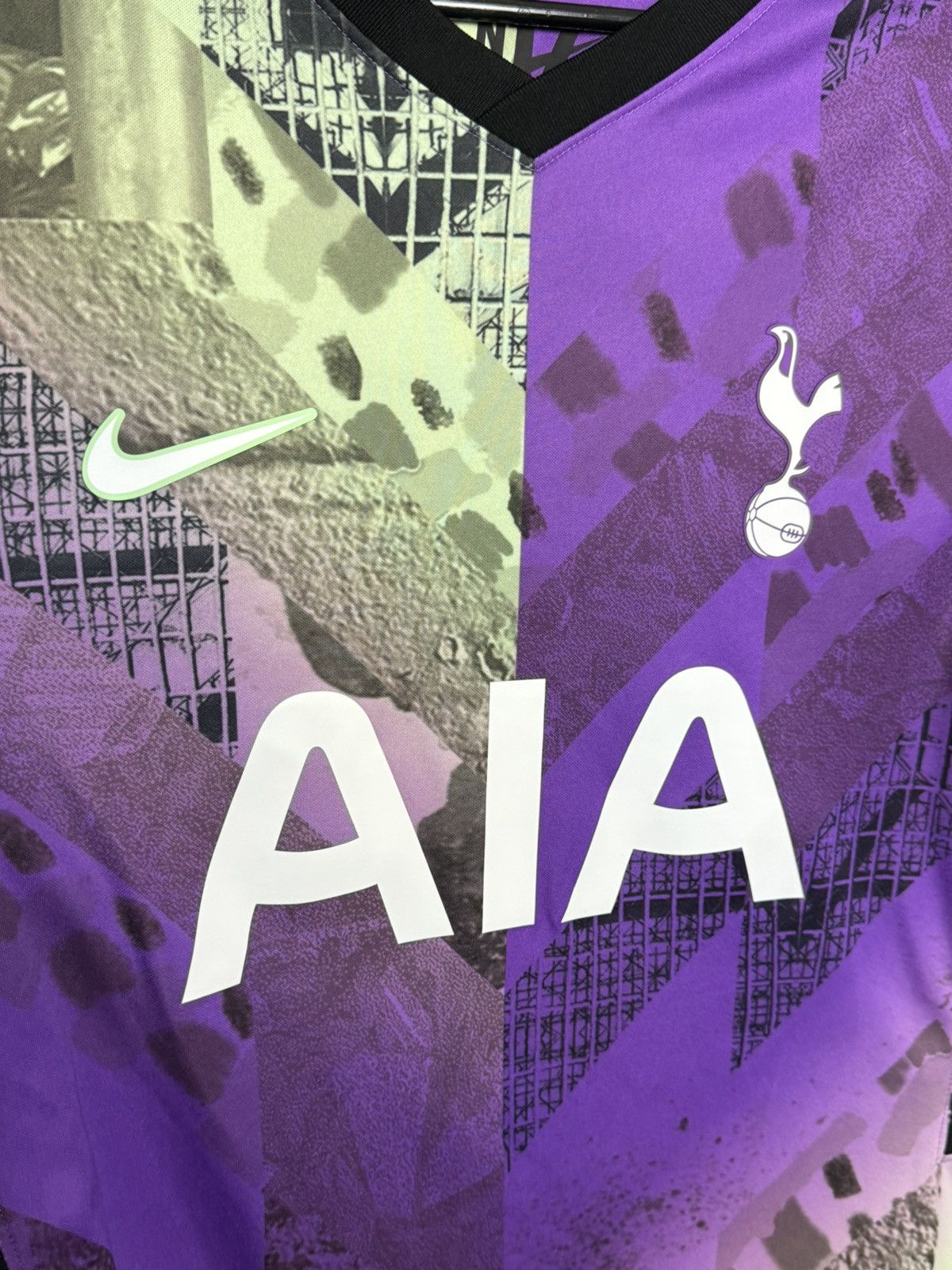 Nike Tottenham Hotspur 21/22 Third Football Jersey Size US S / EU 44-46 / 1 - 3 Thumbnail
