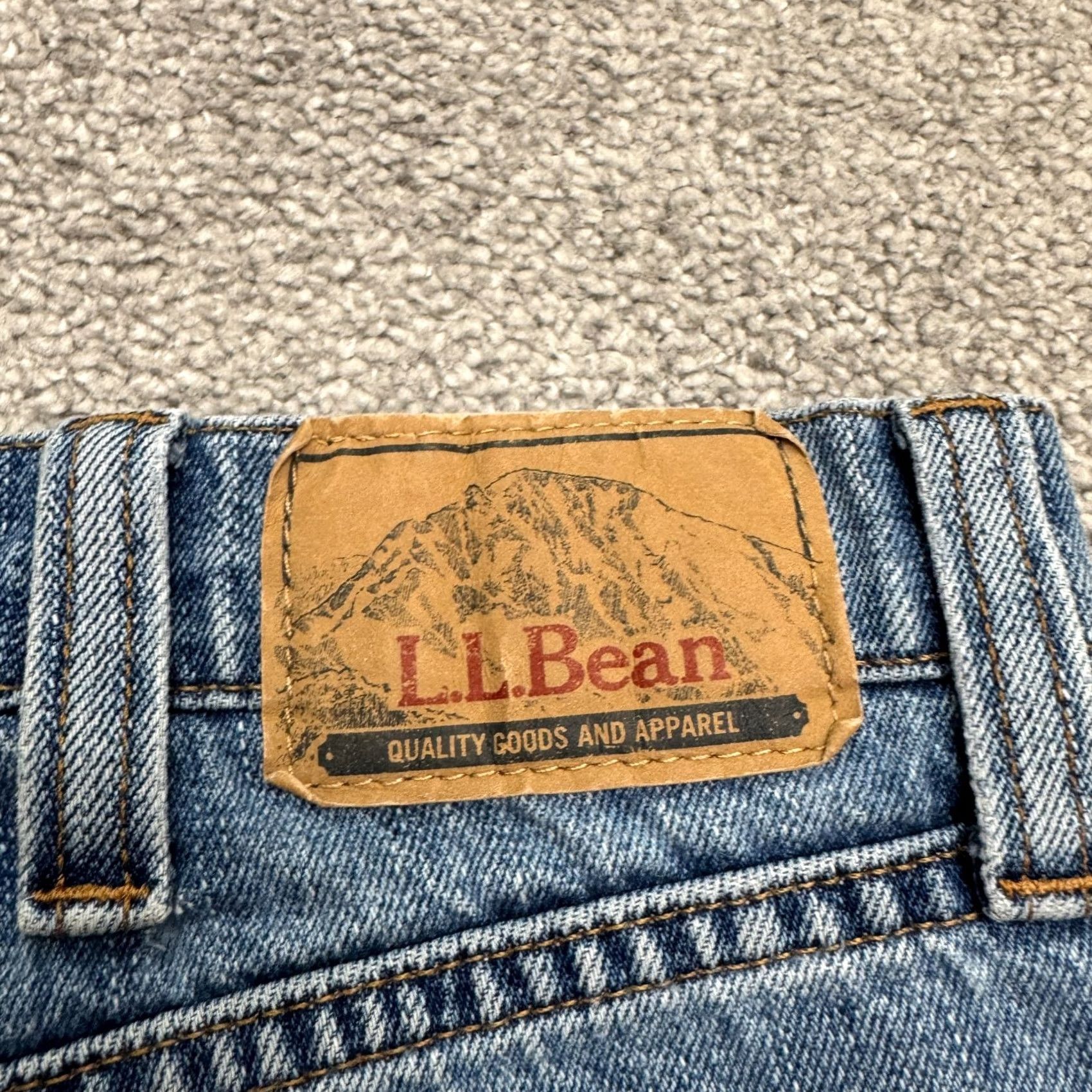 Vintage L.L. Bean Jeans Mens 38x30 Straight Denim Medium Blue Cotton Classic Fit 5-Pocket Button Zip Pan-Flair? Size US 38 / EU 54 - 4 Thumbnail