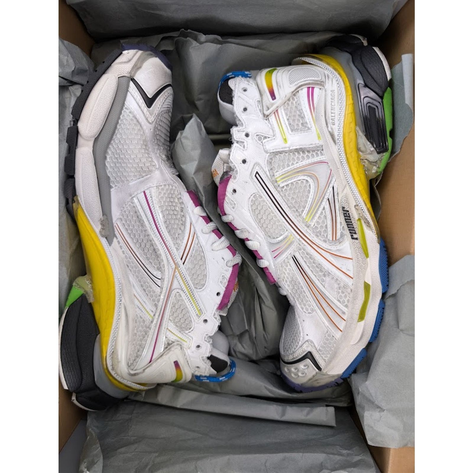 Balenciaga o1rshd1 Mesh Gardient Runner in White/Multicolor Size US 10 / EU 43 - 13 Thumbnail