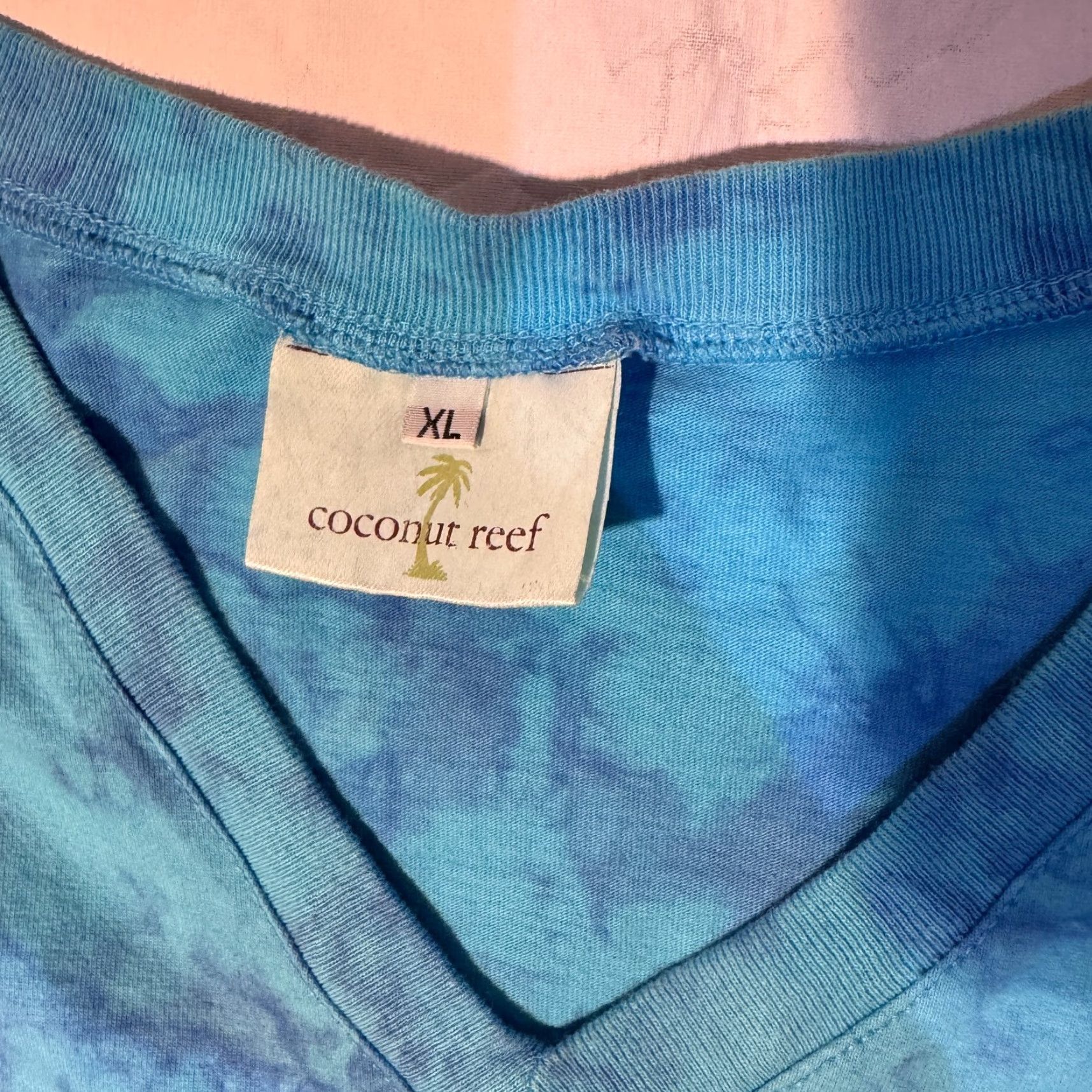 Vintage VINTAGE Coconut reef T-Shirt Beach Logo Blue Tie-dye XL Cotton Short Sleeve V-Neck Womens Regular Blue Size XL / US 12-14 / IT 48-50 - 2 Thumbnail