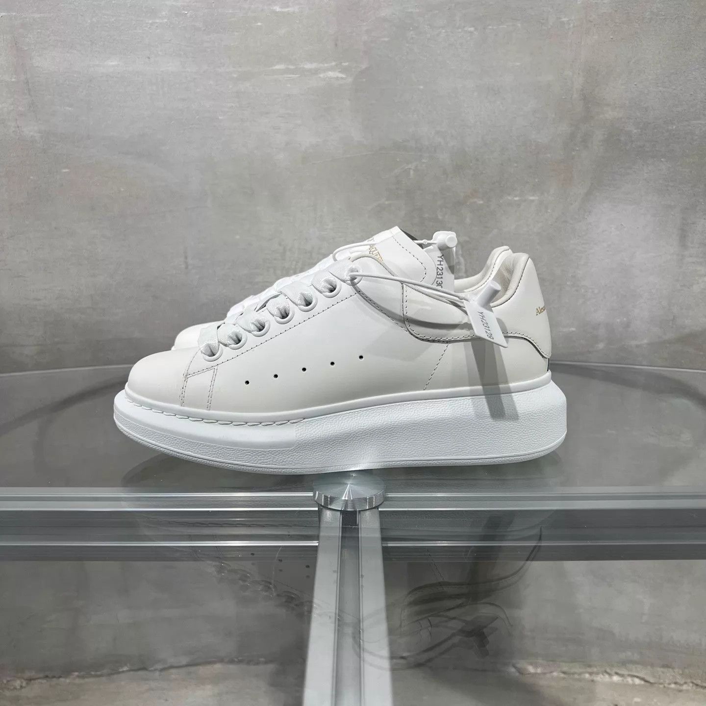 Alexander McQueen McQueen white sneakers new 36.5 white heel Size US 6 / IT 36 - 3 Thumbnail