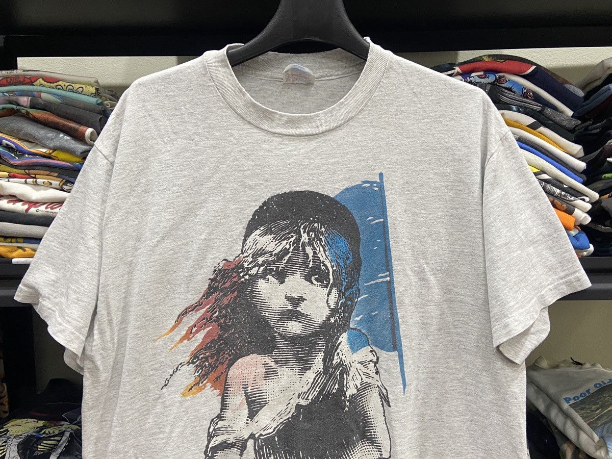 Vintage Vintage 1986s Les Miserables Movie art T-SHIRT Size US L / EU 52-54 / 3 - 2 Thumbnail