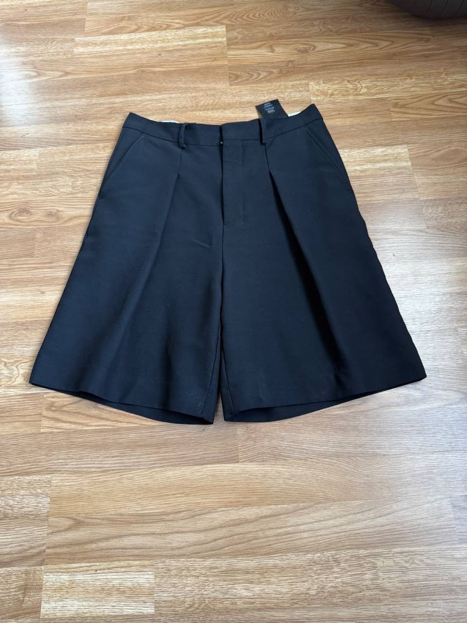 Alexandre Plokhov AMI Paris Pleated Tailored Bermuda Shorts - Black Size 42 Size US 26 / EU 42 - 11 Thumbnail