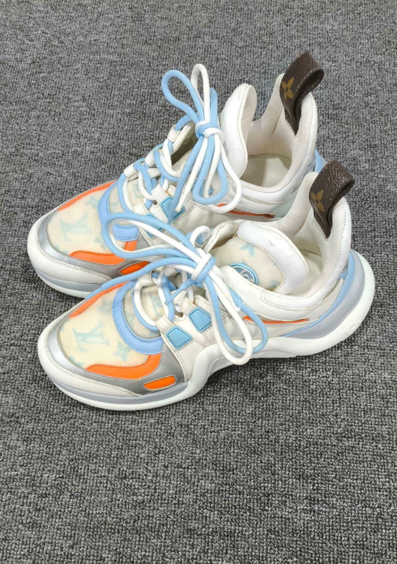 Louis Vuitton Louis Vuitton Retro Lowtop Sneakers us_7 Women Size US 7 / IT 37 - 1 Thumbnail