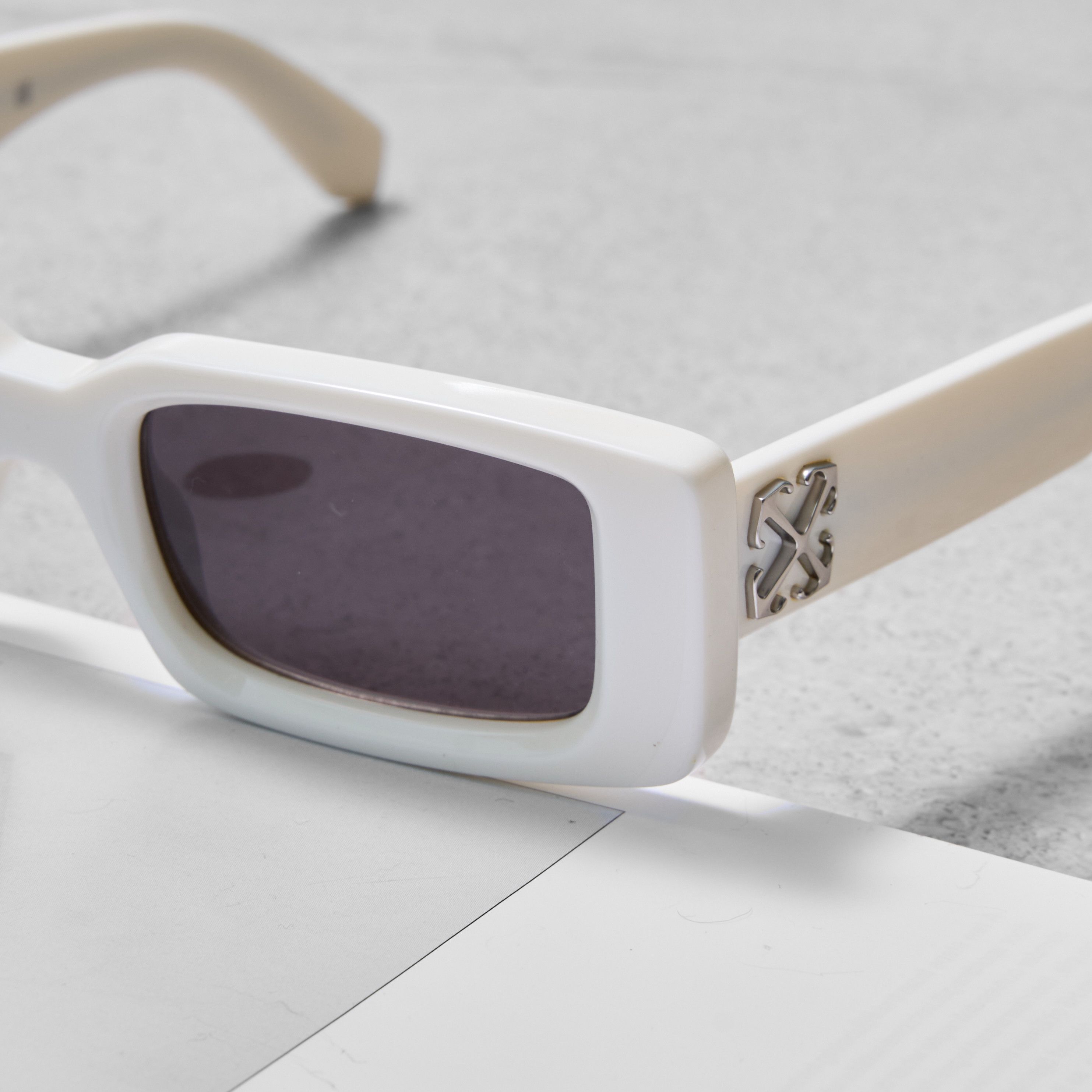 Off-White OFF WHITE Arthur Sunglasses Size ONE SIZE - 4 Thumbnail