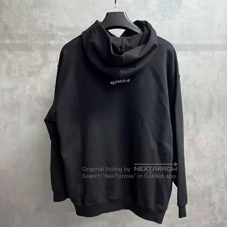 Balenciaga Balenciaga Black logo letter print long-sleeve crew neck s Size US S / EU 44-46 / 1 - 4 Thumbnail