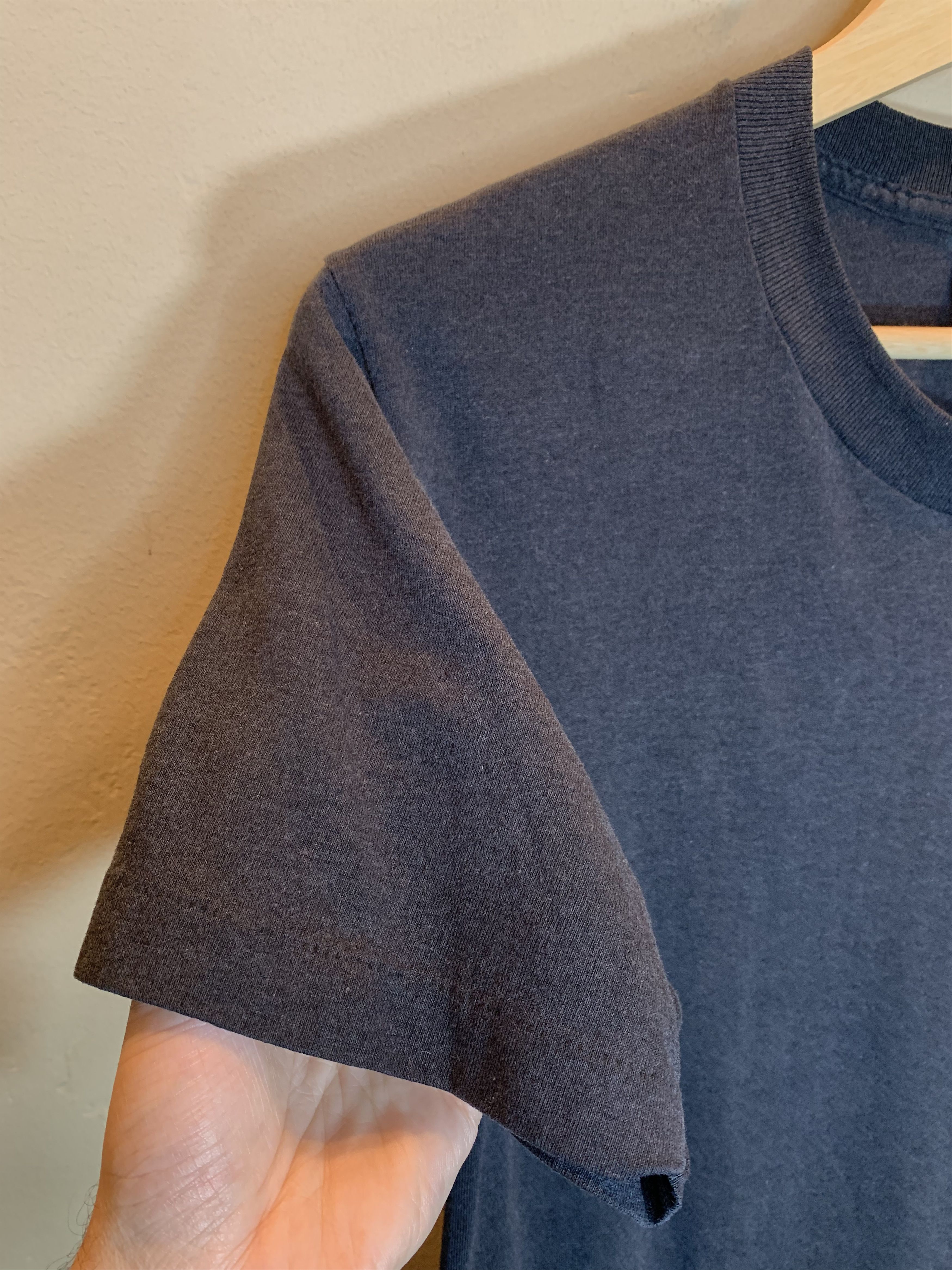 Vintage *RARE* Vintage 80’s Single Stitch Faded Blank USA-Made Shirt Size US M / EU 48-50 / 2 - 2 Thumbnail
