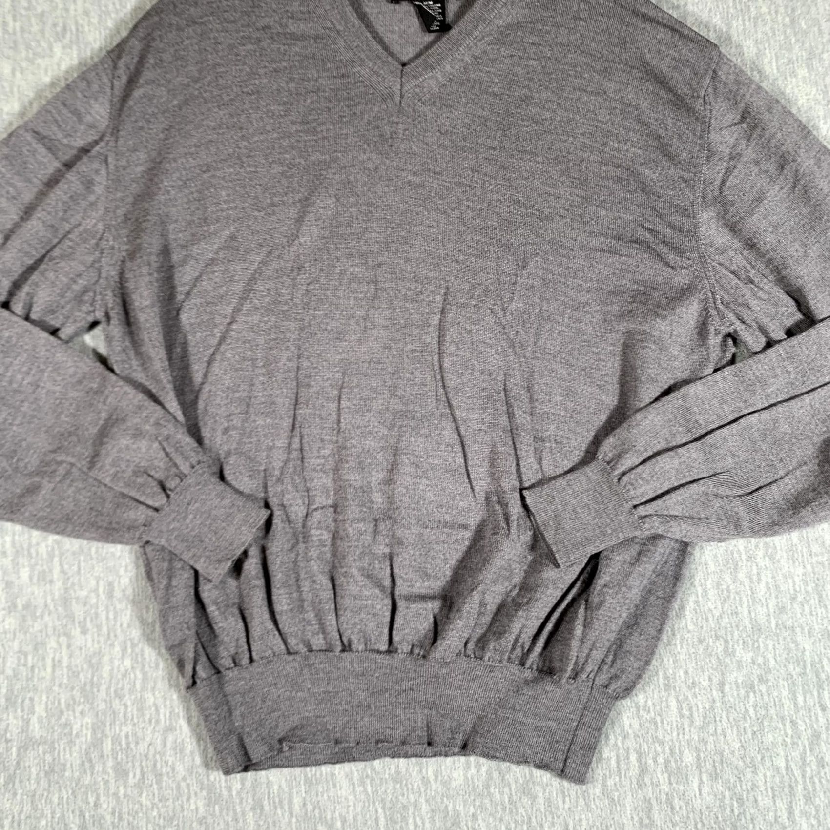 Vintage Kirkland Signature Sweater Mens Medium Gray V-Neck Pullover 100% Merino Wool Knit Slim Ribbed Cuffs Hem Boys? Size US M / EU 48-50 / 2 - 3 Thumbnail