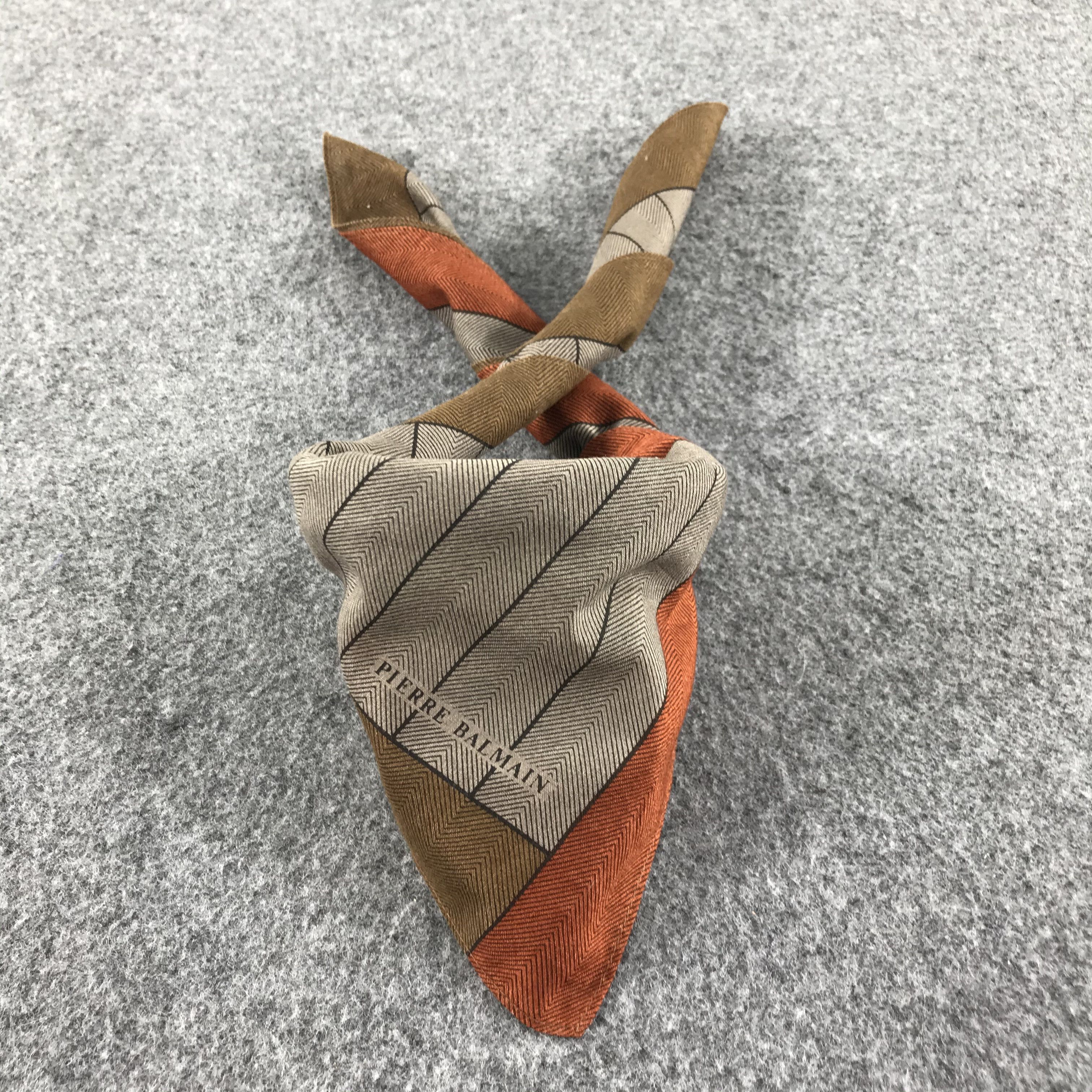 Pierre Balmain × Vintage Pierre Balmain Handkerchief Neckerchief Bandana H128 Size ONE SIZE - 2 Thumbnail