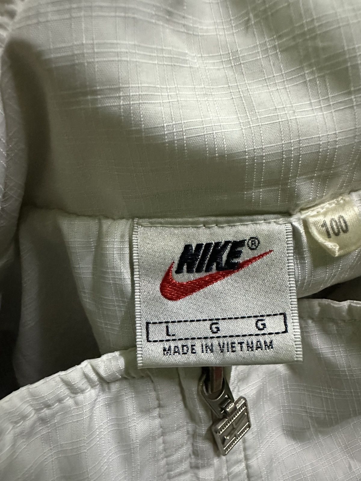 Nike Vintage 90s Nike court windbreaker jacket Size US L / EU 52-54 / 3 - 8 Thumbnail