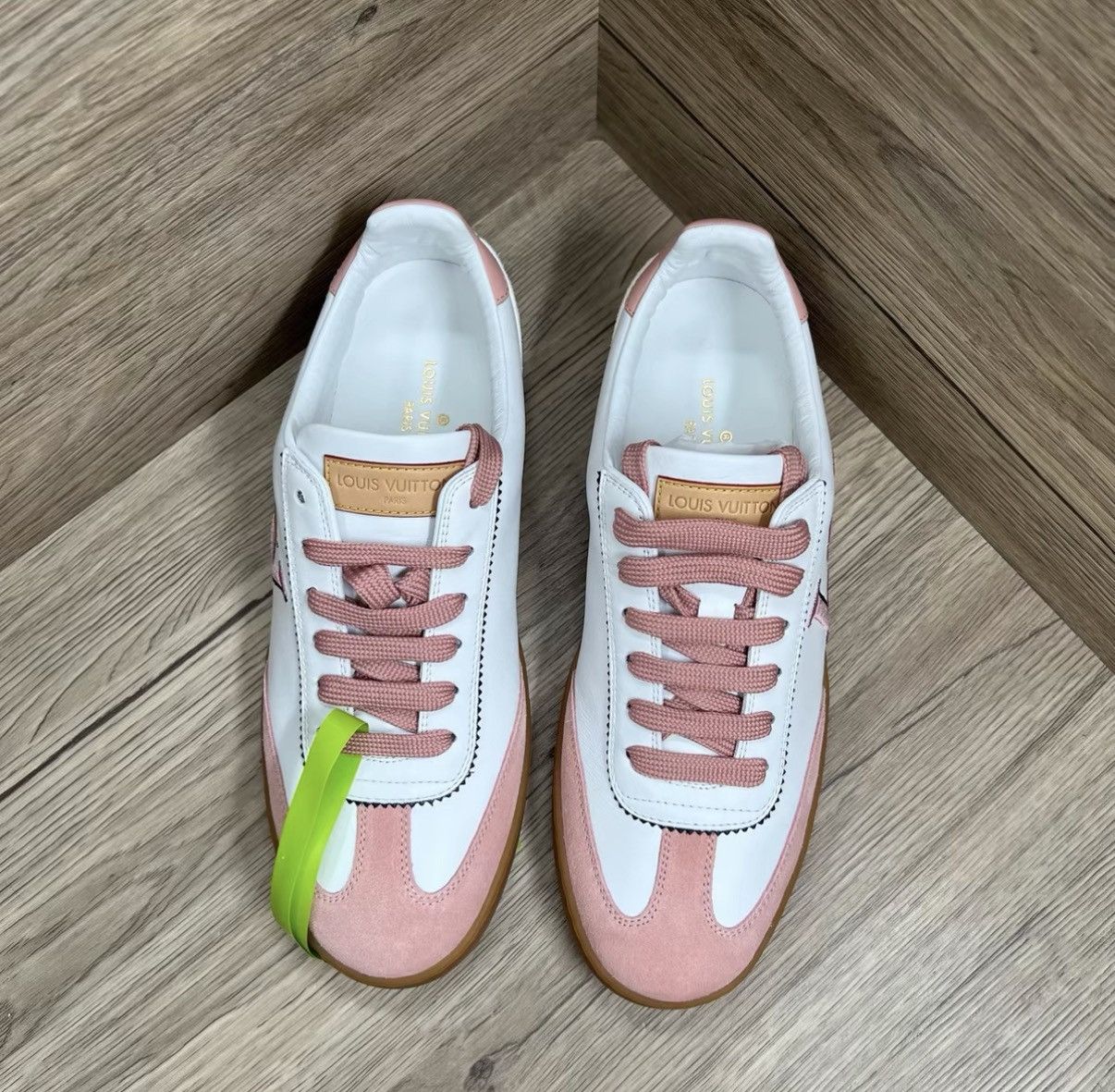Louis Vuitton Louis Vuitton Frontrow White & Grey Trainer Sneakers J41 Size US 8 / IT 38 - 3 Thumbnail