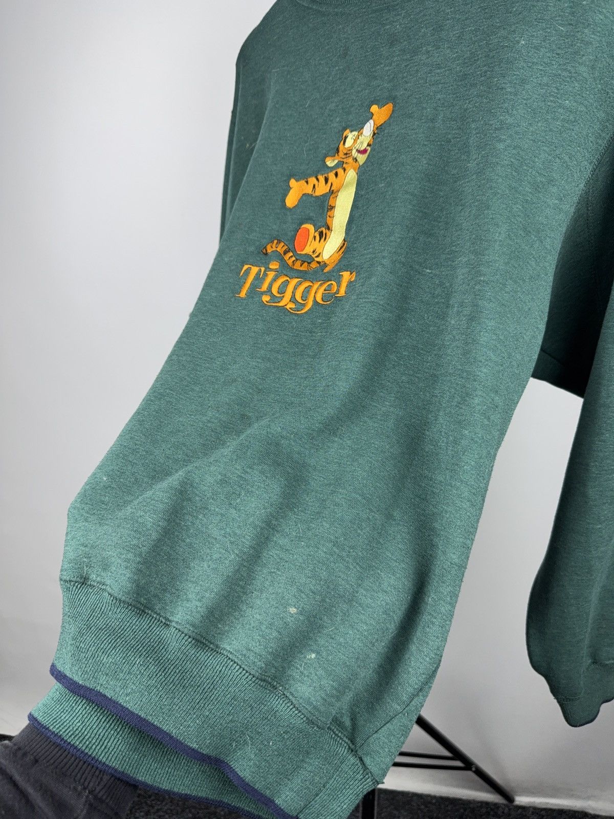 Disney 90s Vintage Disney Tigger Pooh Embroidered Sweatshirt L Size US L / EU 52-54 / 3 - 8 Thumbnail