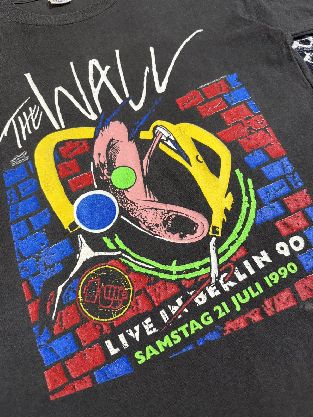 Band Tees Vintage pink floyd the wall live in berlin 90 concert tshirt Size US M / EU 48-50 / 2 - 11 Thumbnail